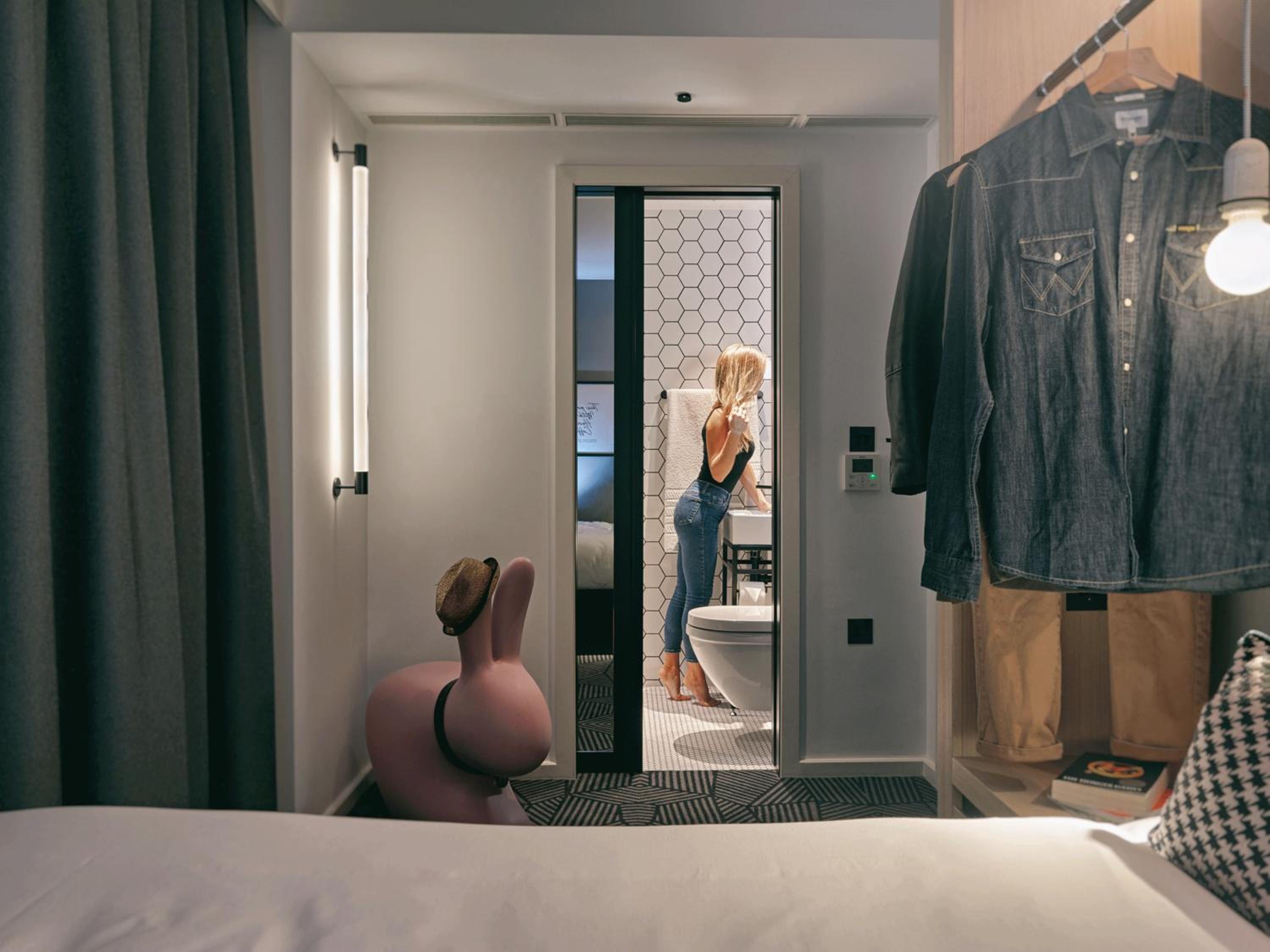 Compact Windowless Room