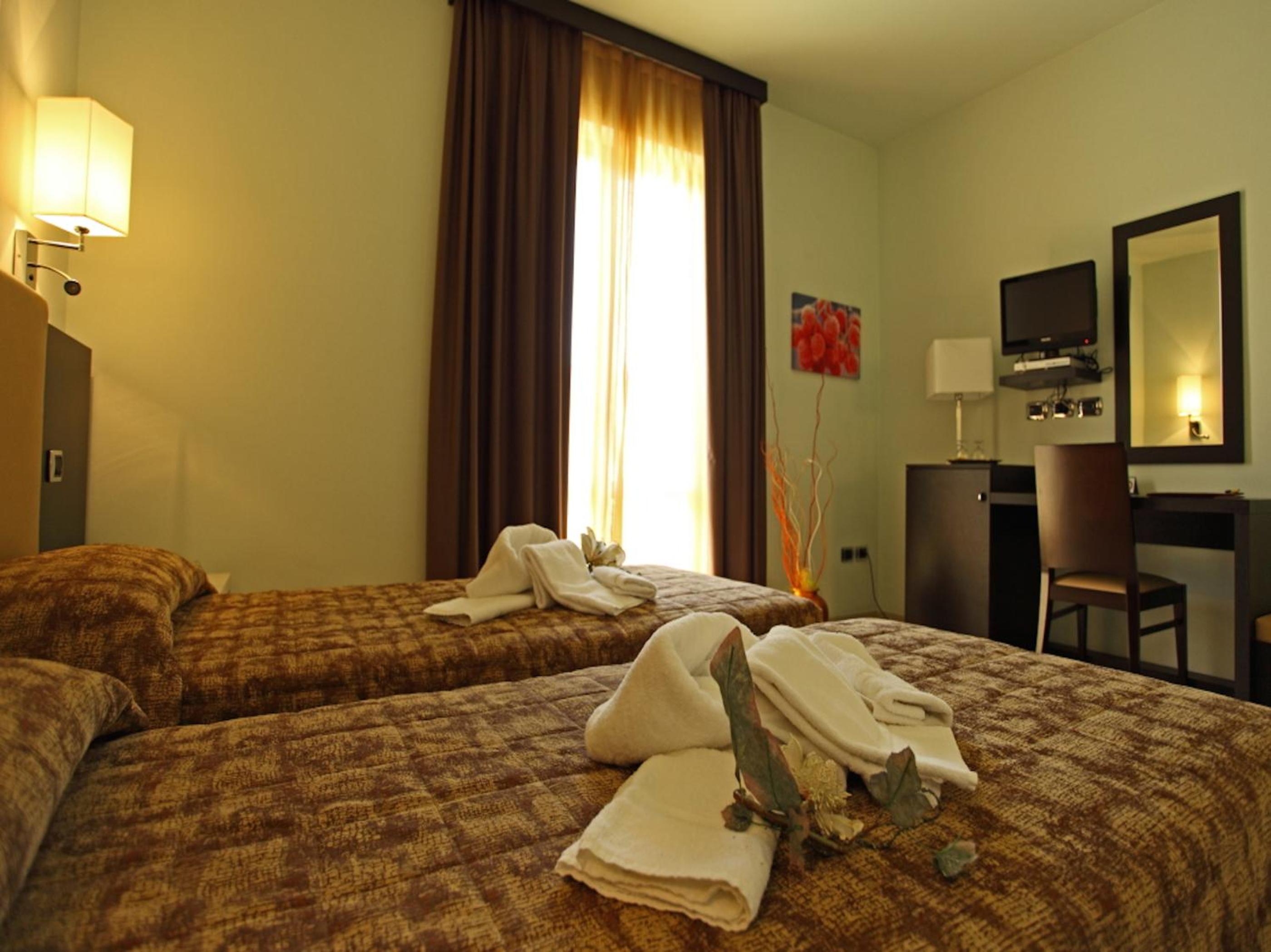 Triple Room - Photo 2