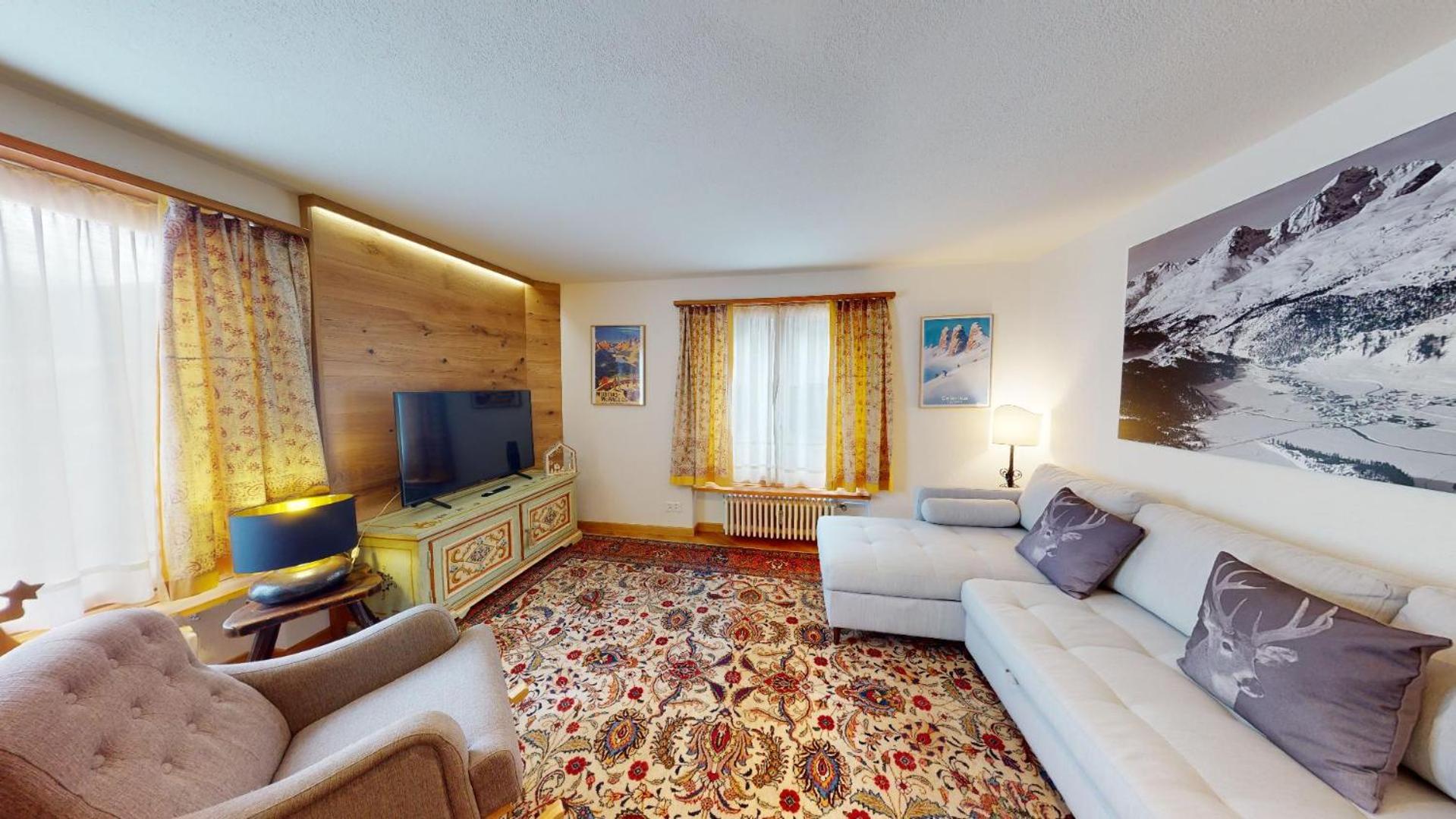 Apartment with Mountain View photo 3