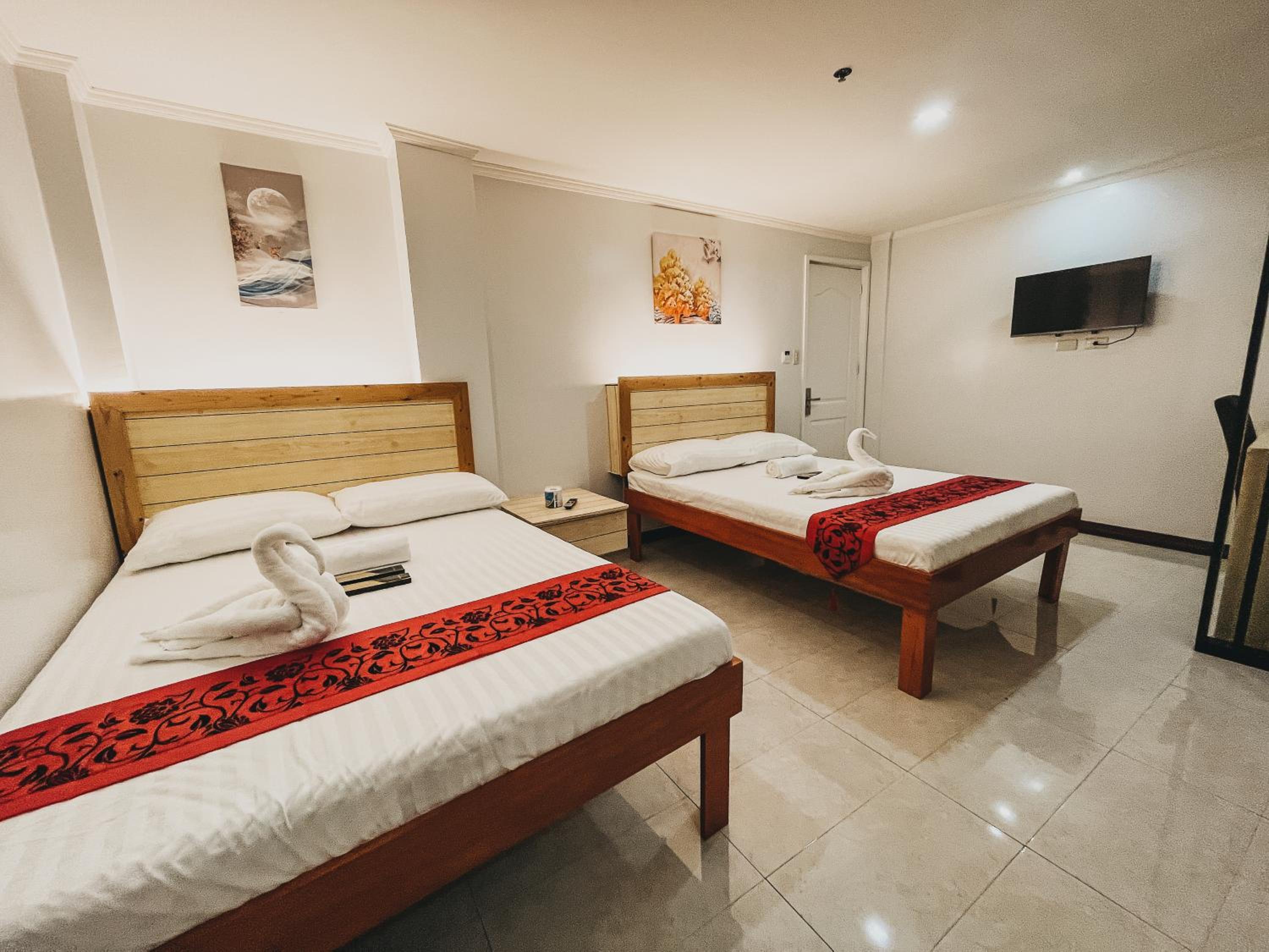 Deluxe Family Suite photo 1