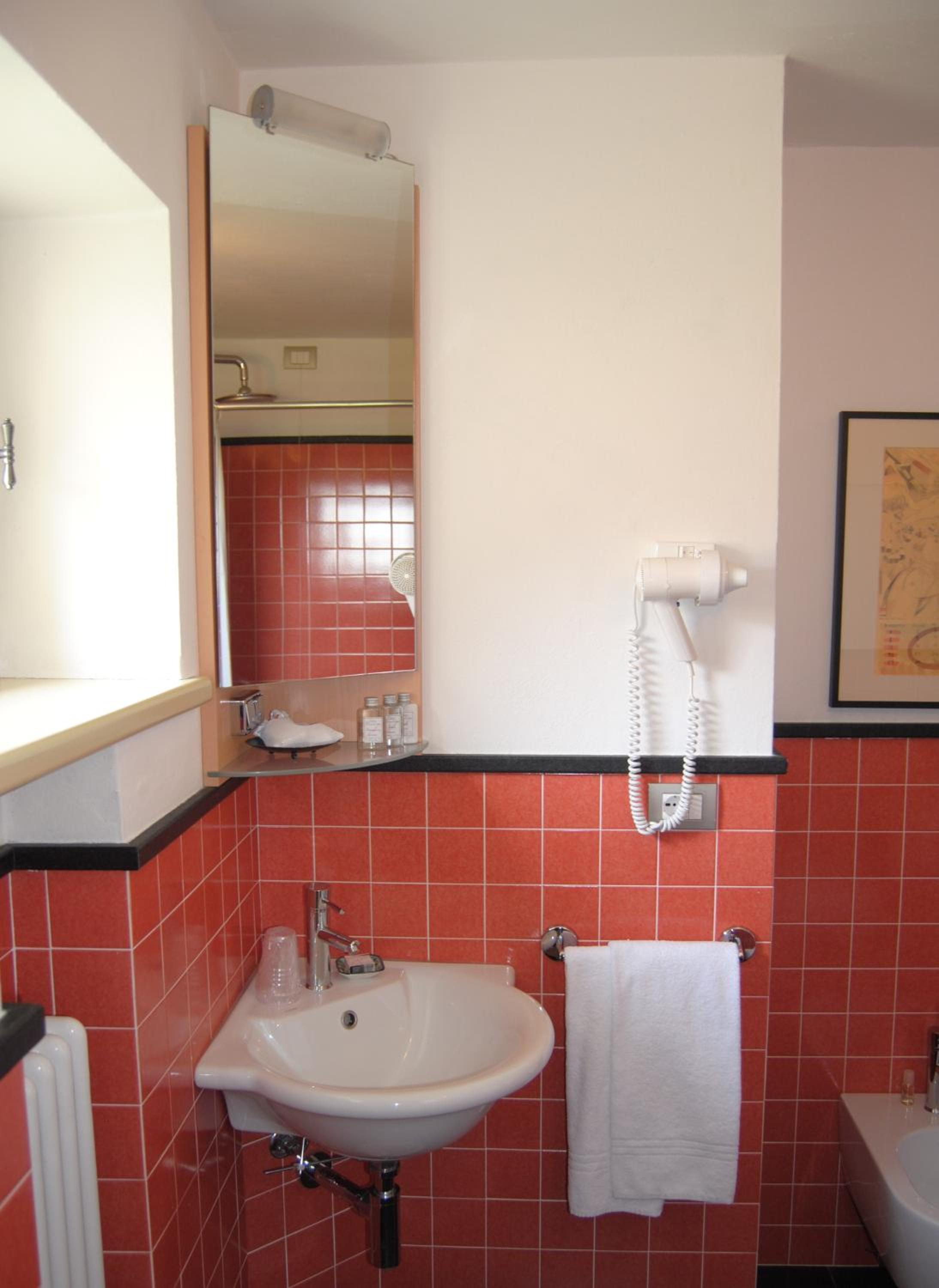 Quadruple Room with Private Bathroom