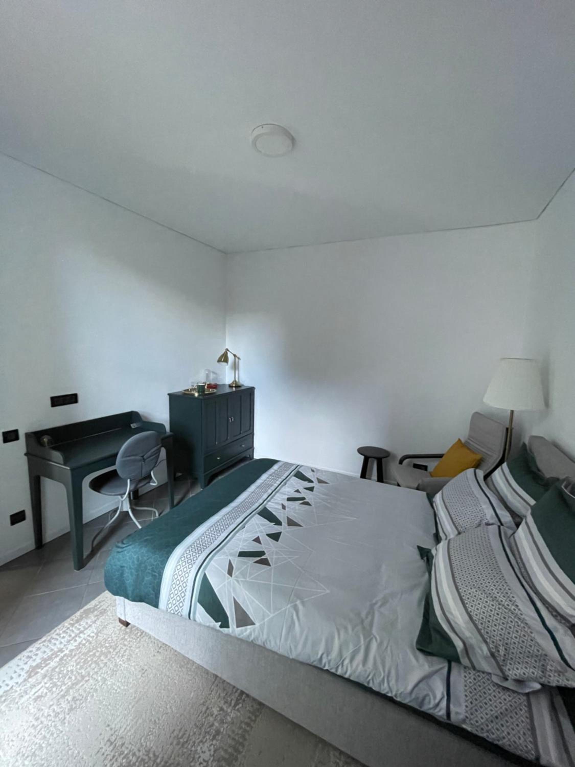One-Bedroom Apartment - Photo 7