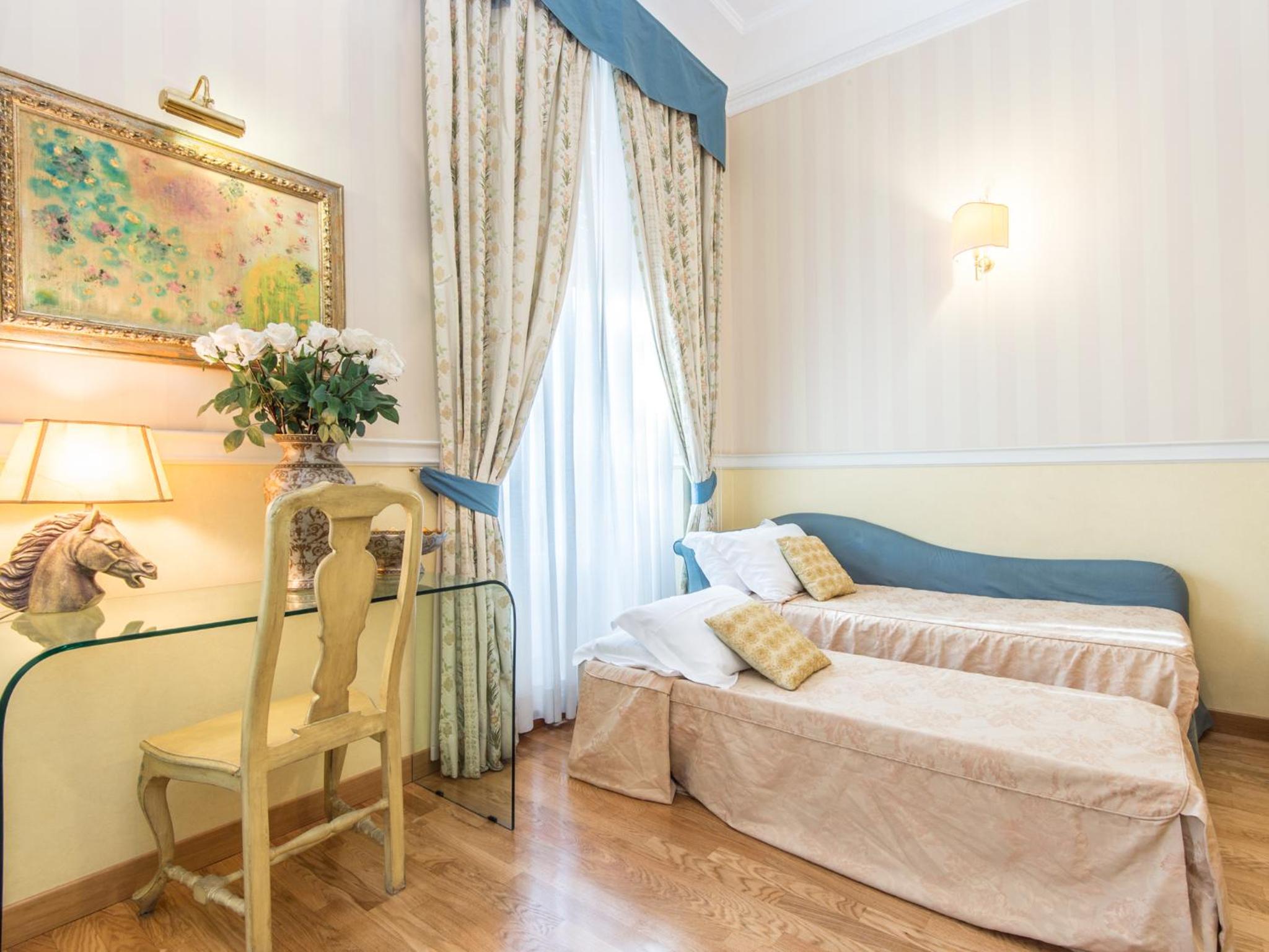 Suite with City View photo 3