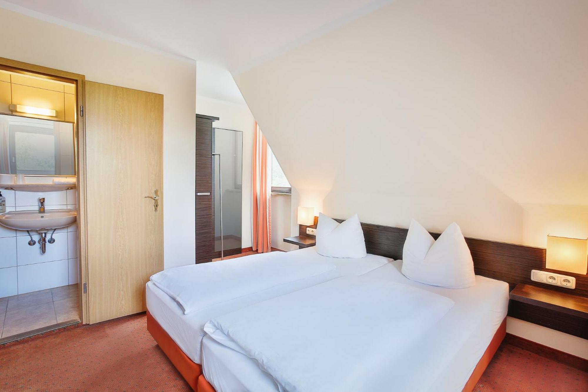 Small Double Room photo 1