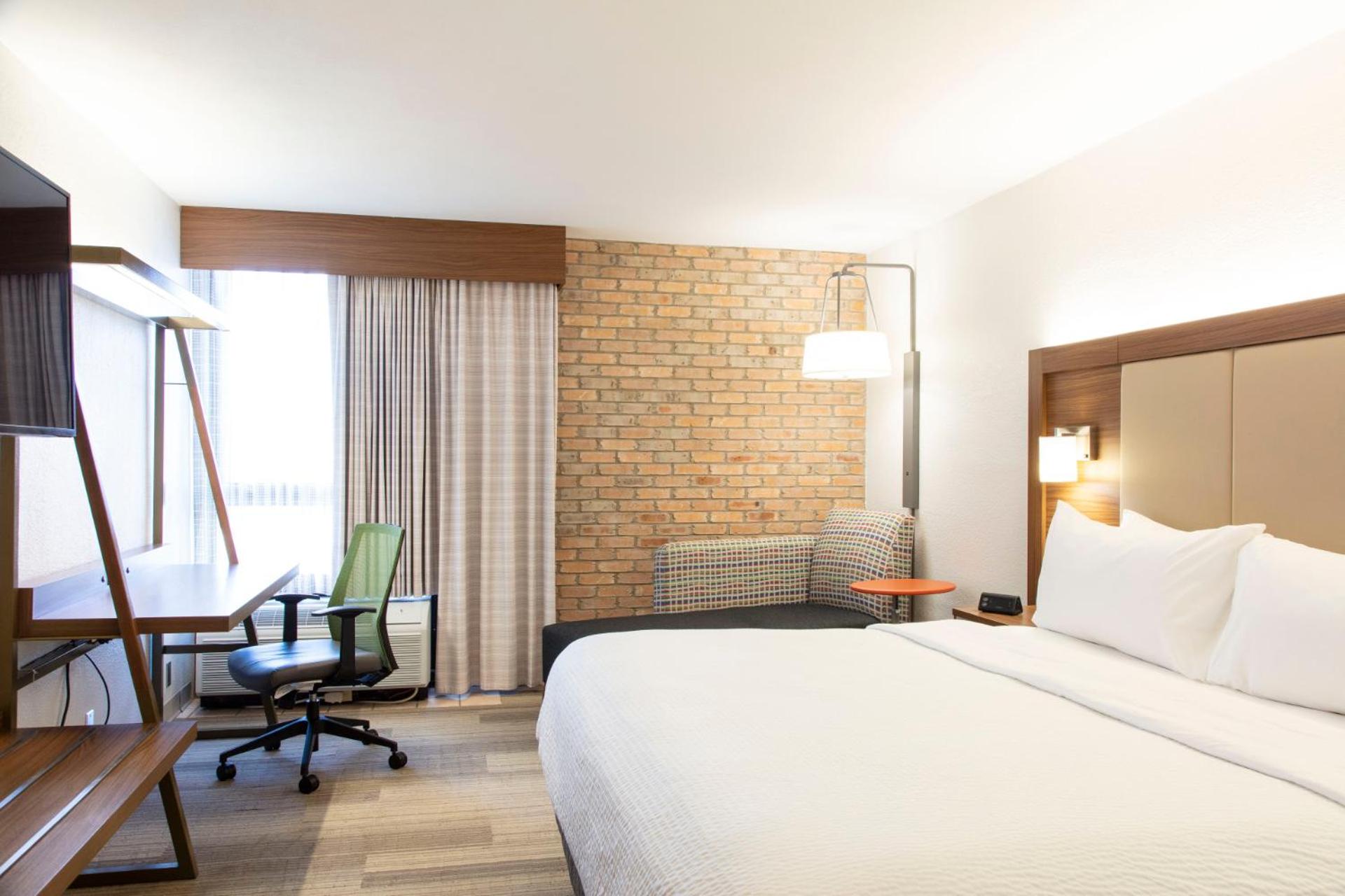 Standard King Room - Photo 1