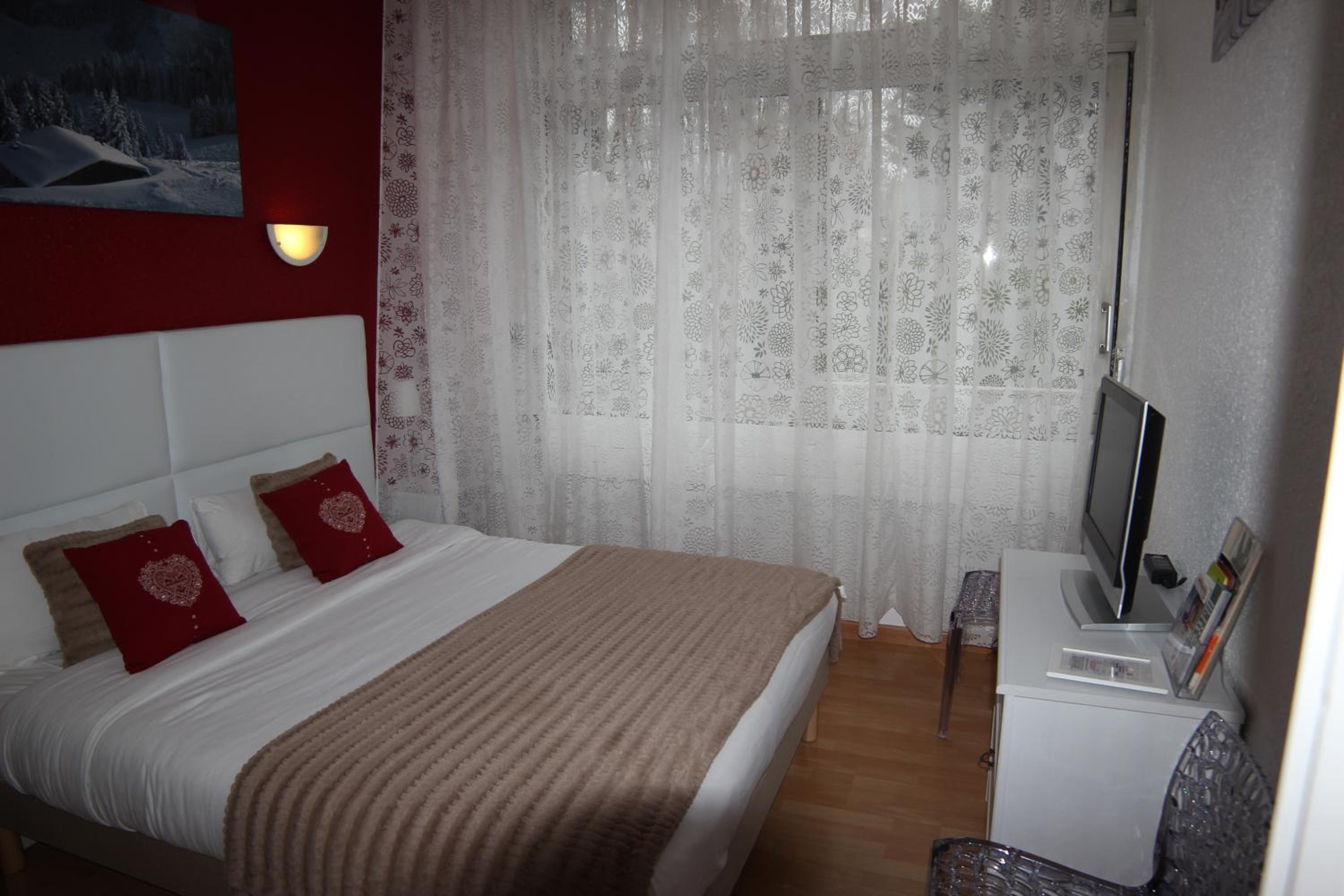 Apartment (4 Adults) - Photo 4