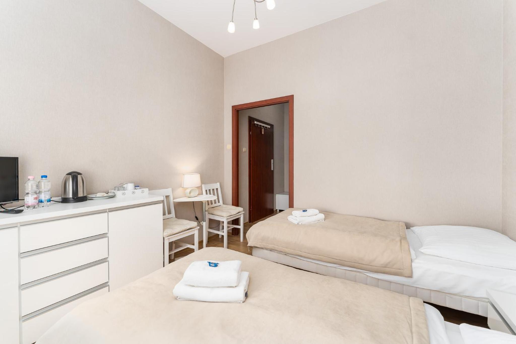 Double or Twin Room photo 3
