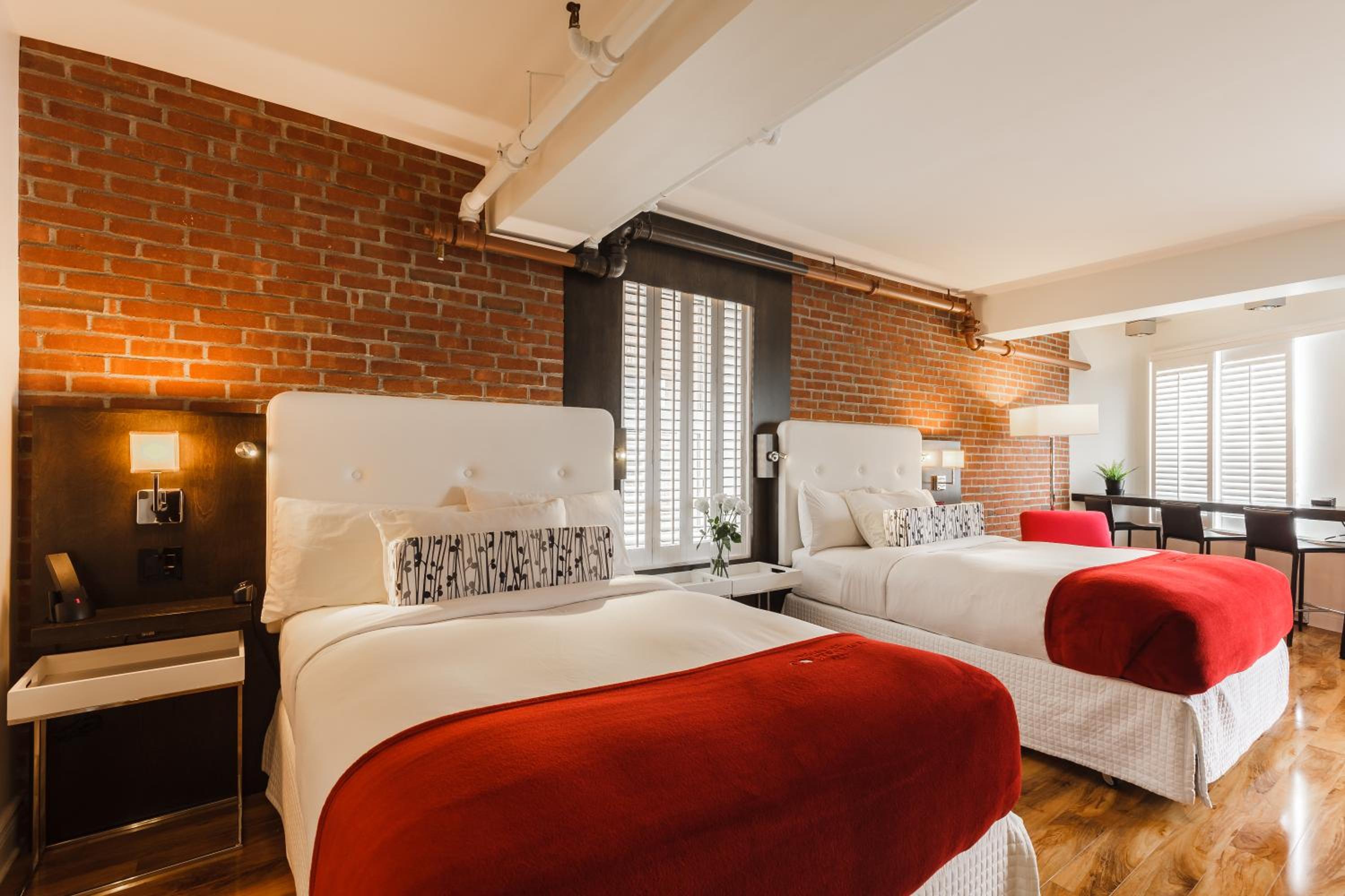 Suite with Two Double Beds - Photo 3