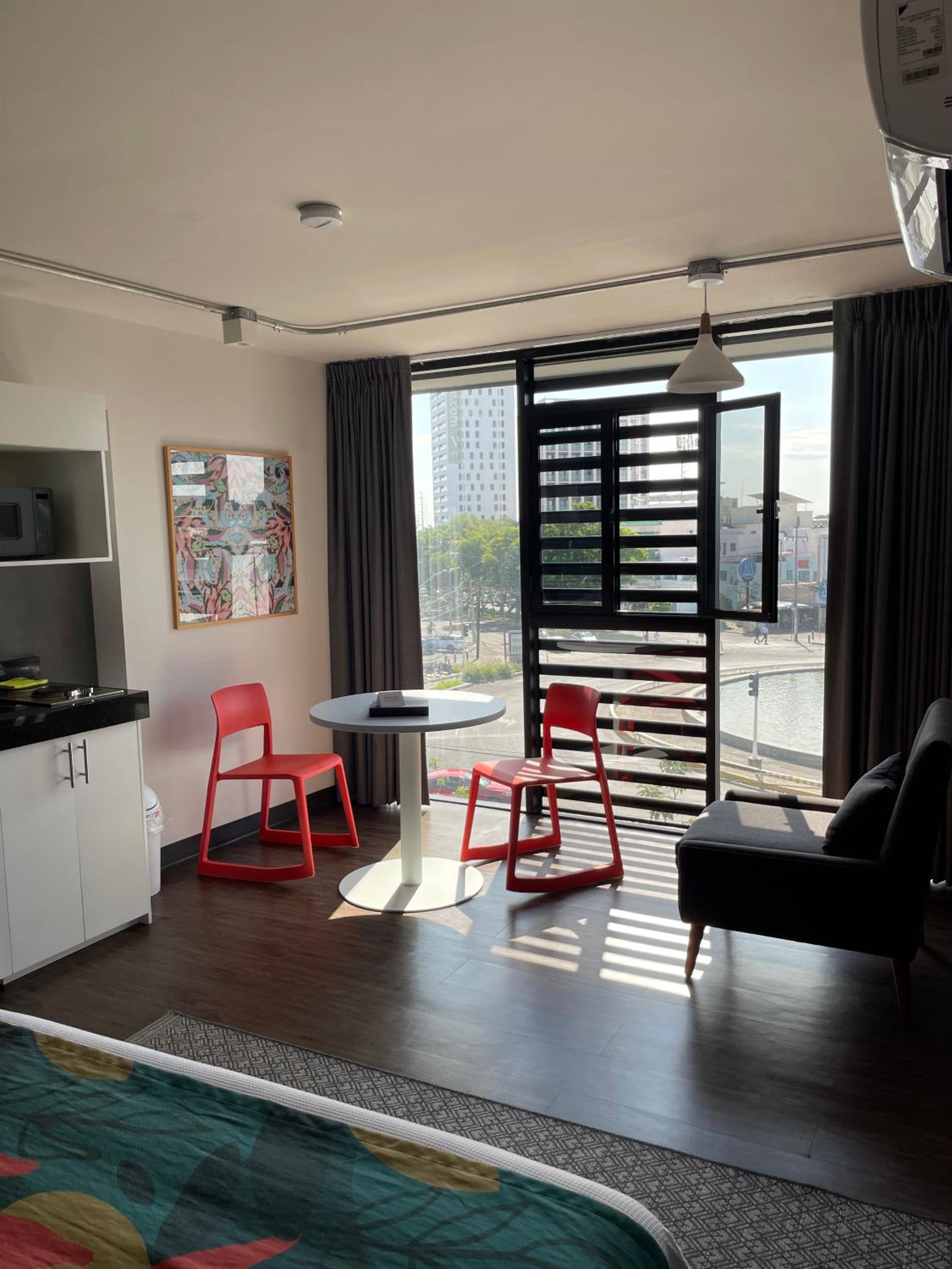 One-Bedroom Apartment - Photo 11
