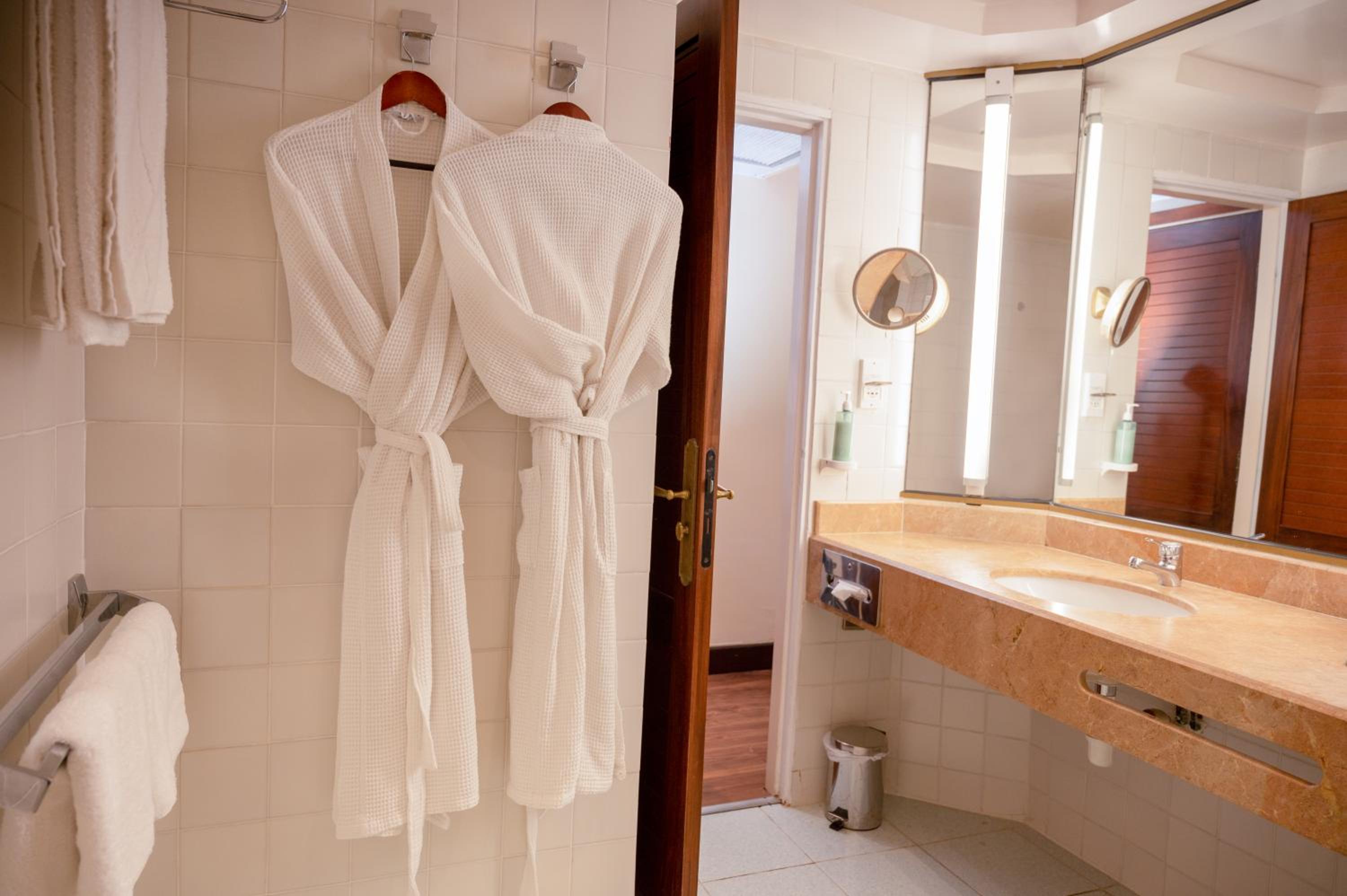 Suite with Sea View - Photo 4