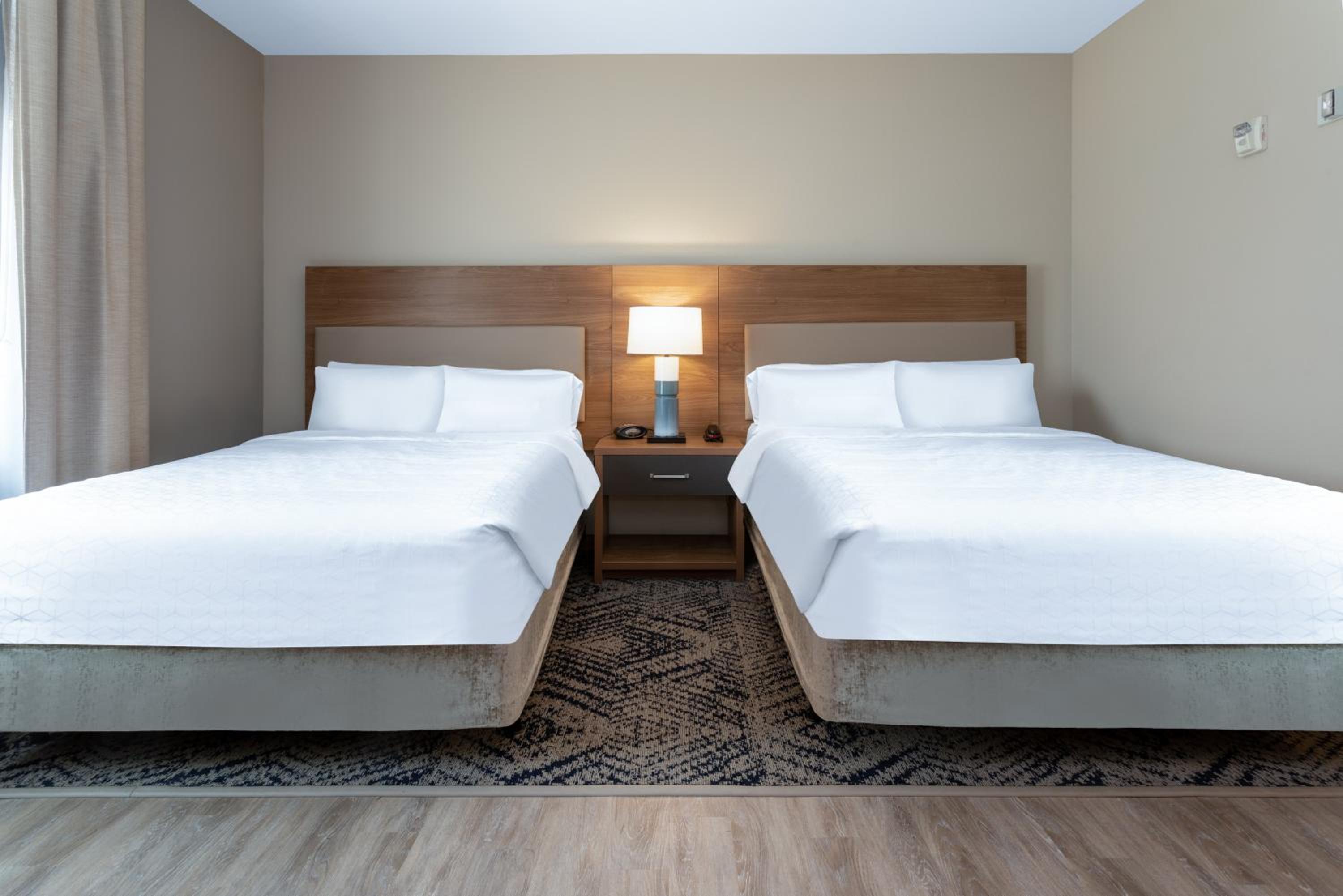 Queen Studio Suite with Two Queen Beds - Mobility Access Tub/Non-Smoking - Photo 14