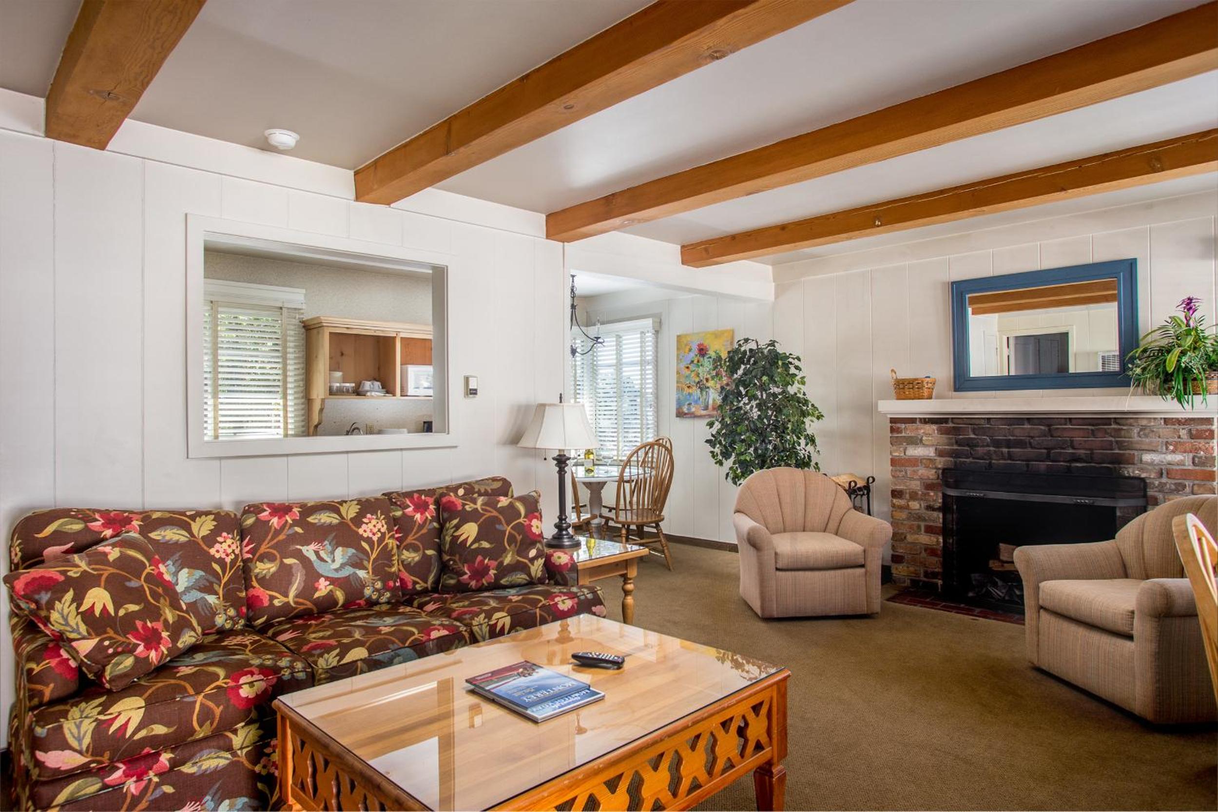 Cottage - Photo 1