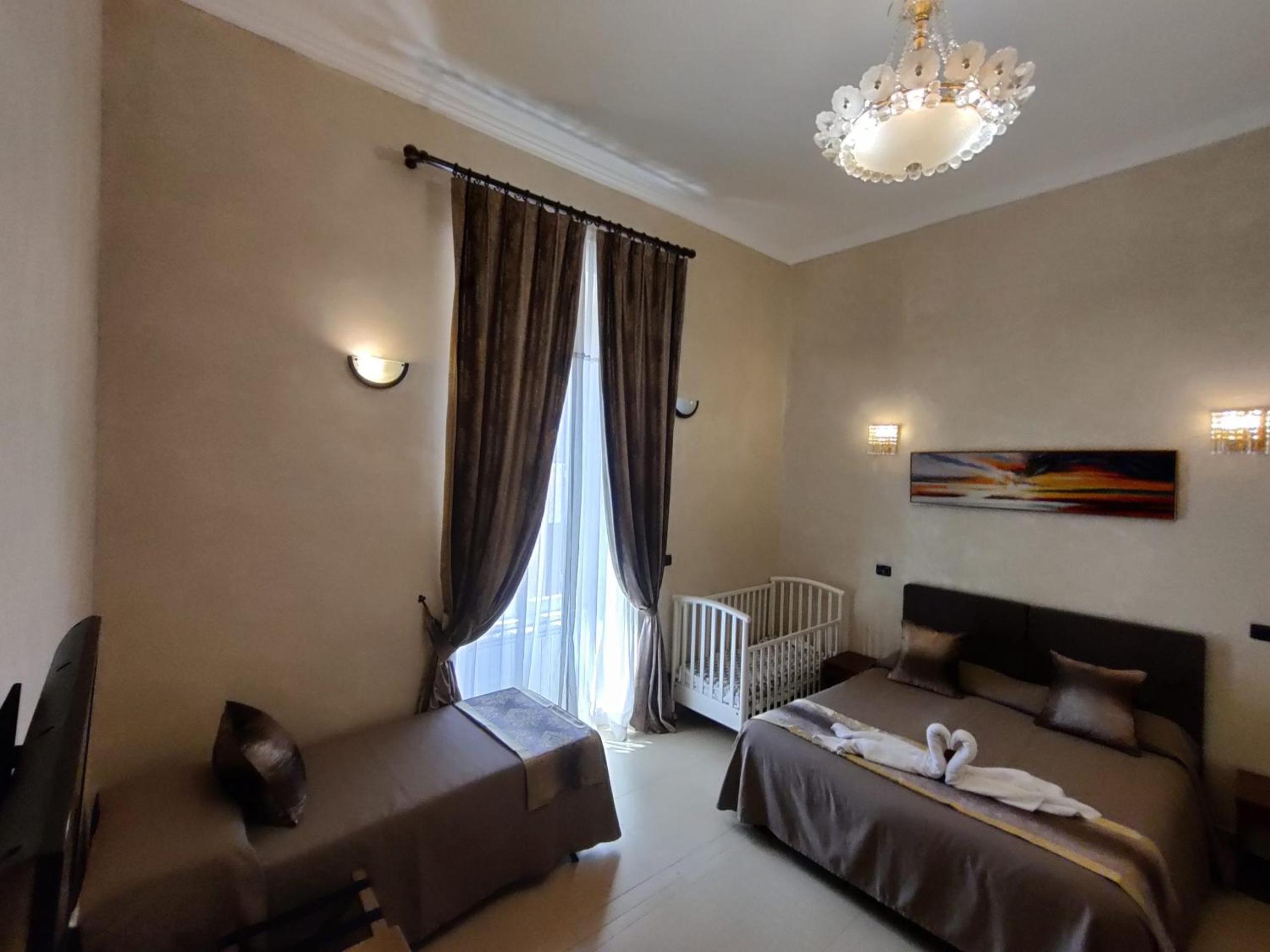 Quadruple Room with Private Bathroom photo 3