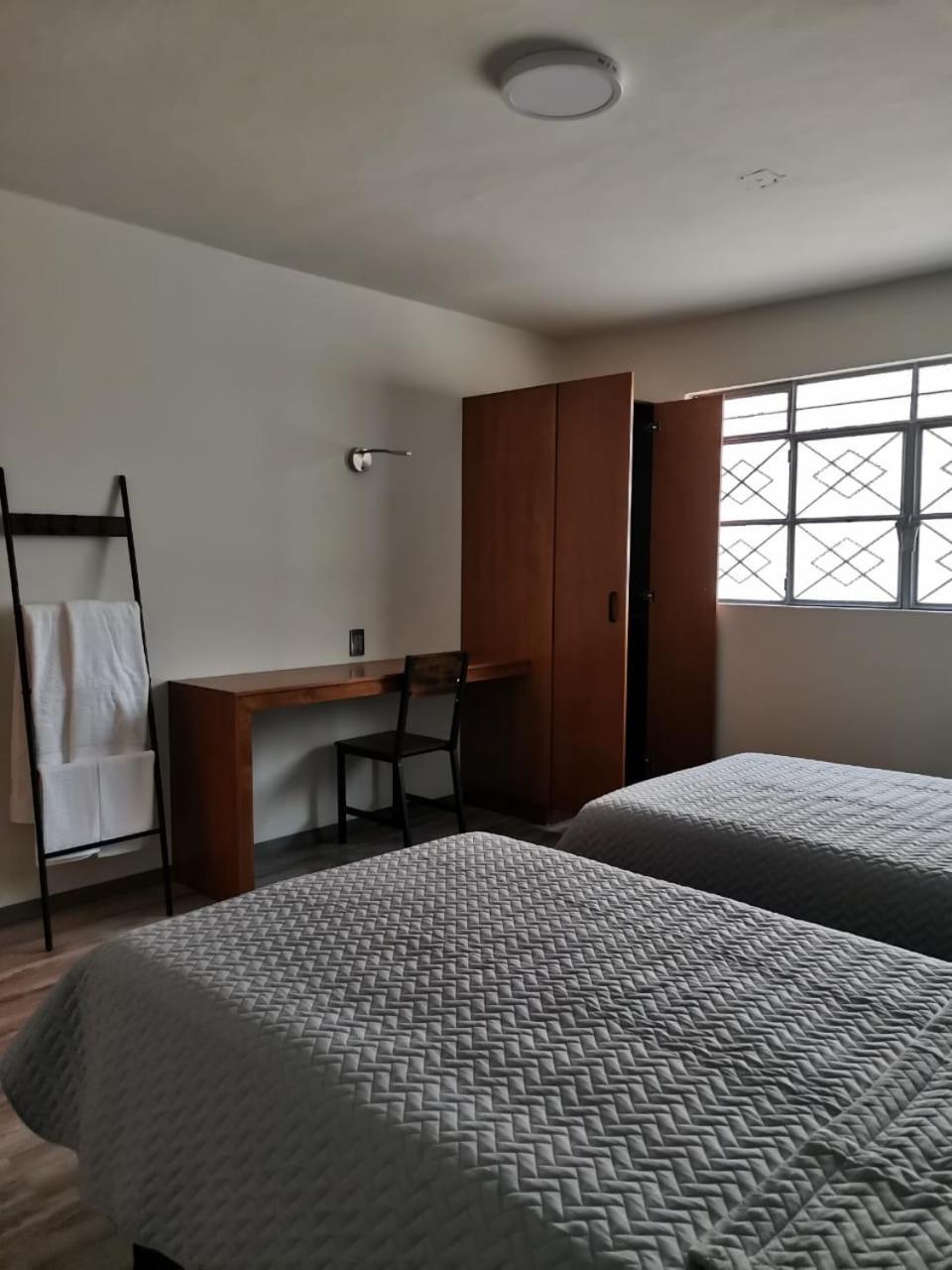 Twin Room - Photo 3