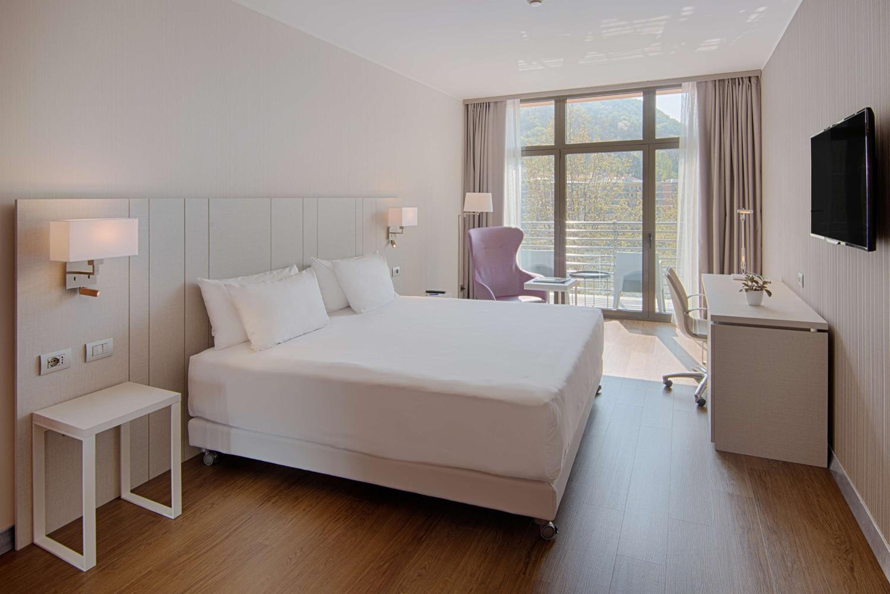 Superior Double or Twin Room with View and Terrace - Photo 2