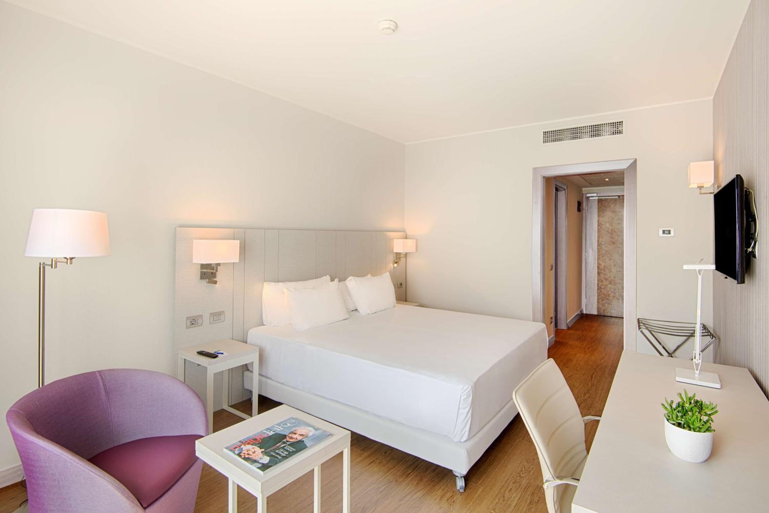 Superior Double or Twin Room with View - Photo 2