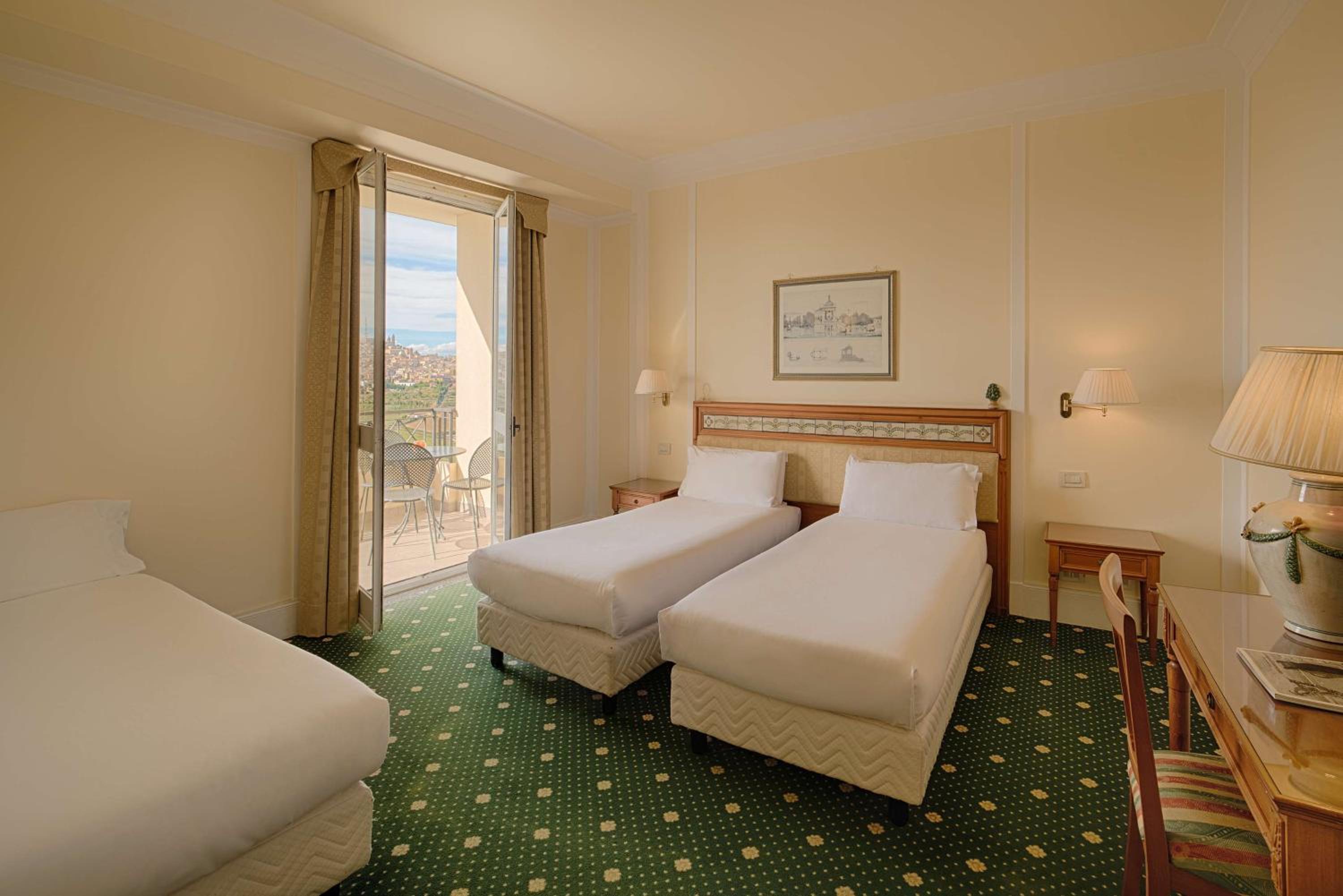 Familiy Triple Room with Terrace - Photo 1