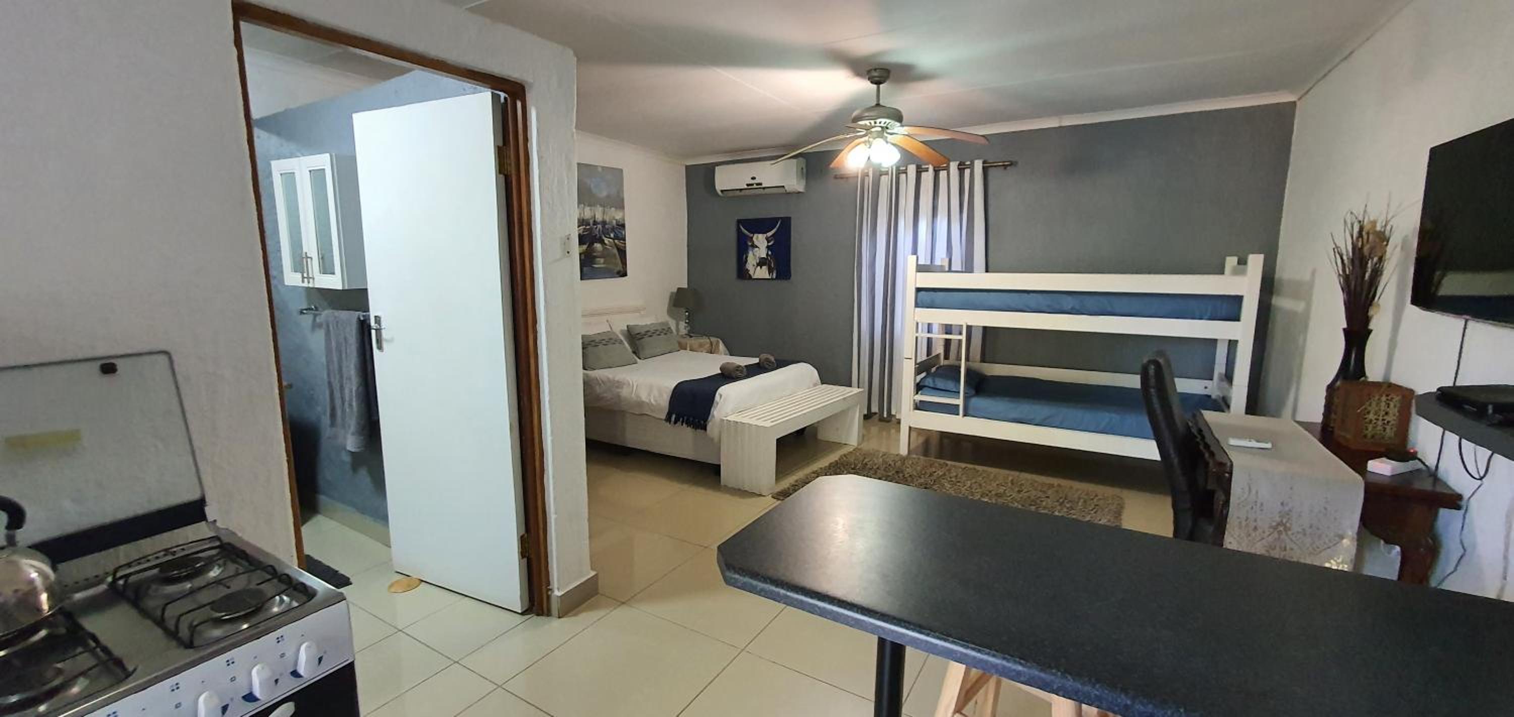Self-Catering Family Room - Photo 1