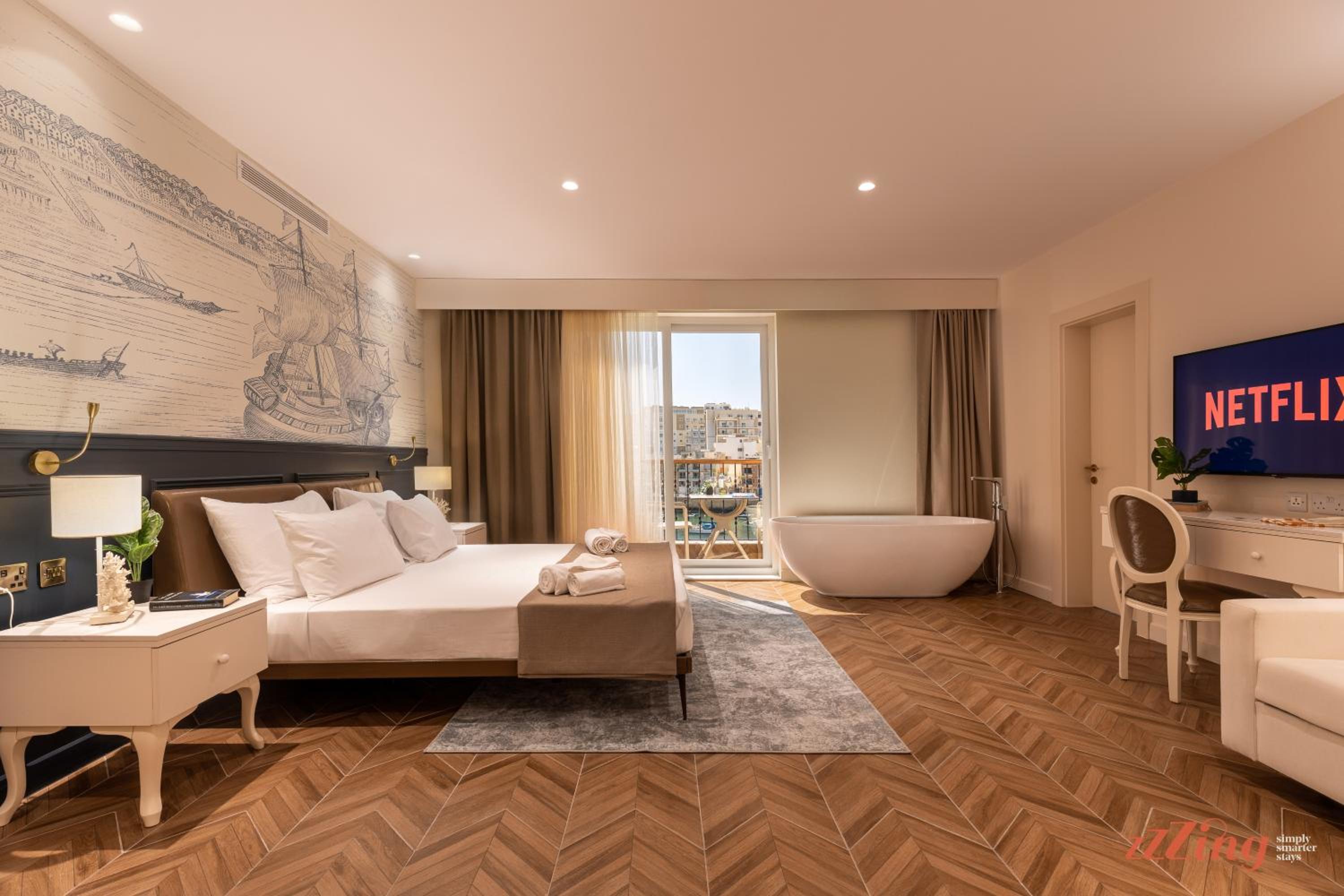 Superior Suite with Sea View - Photo 10