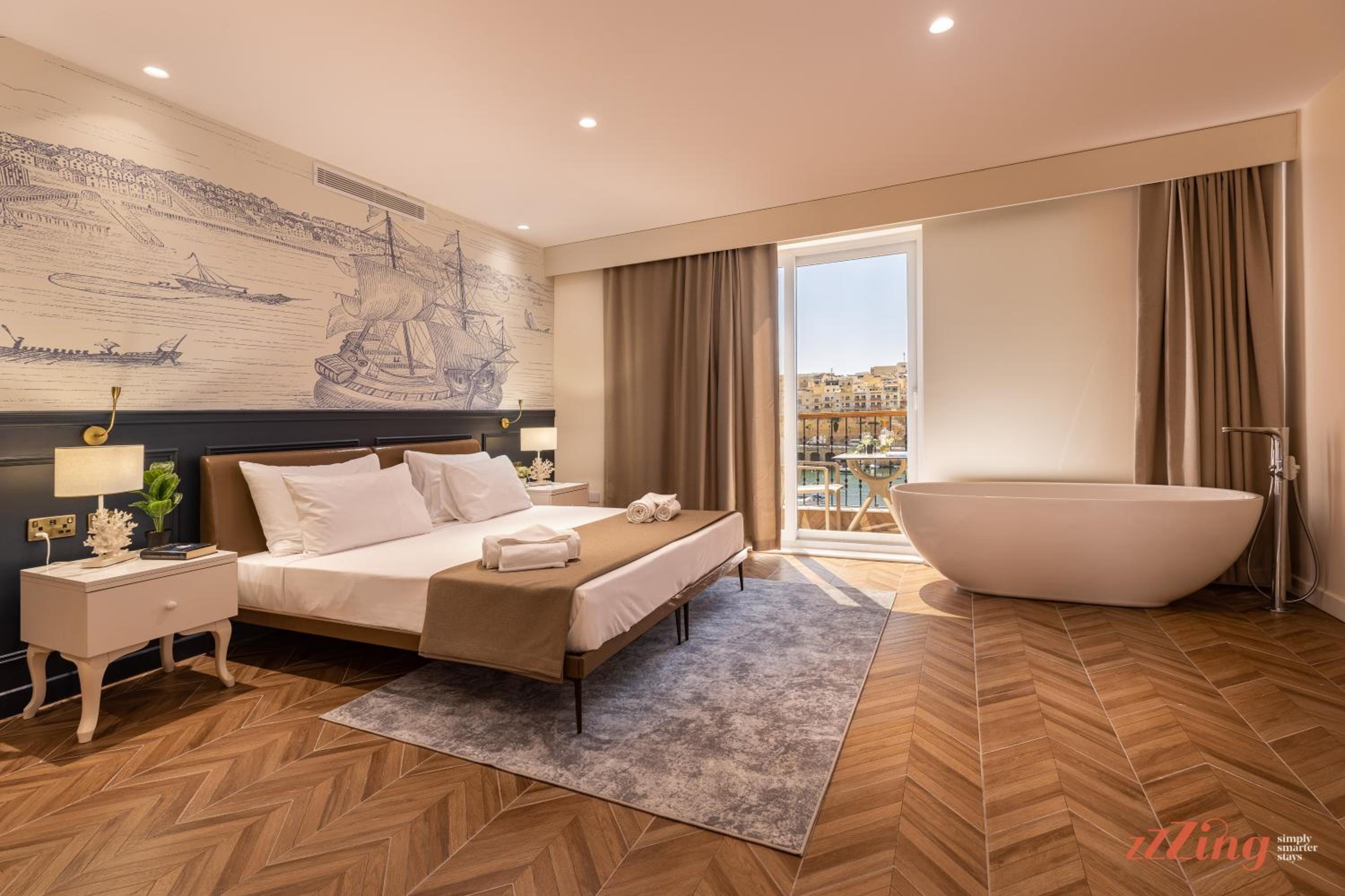 Superior Suite with Sea View - Photo 15