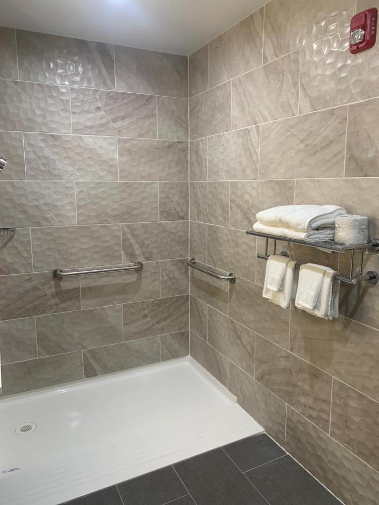 Days Inn by Wyndham Bronx NYC, Photo 6