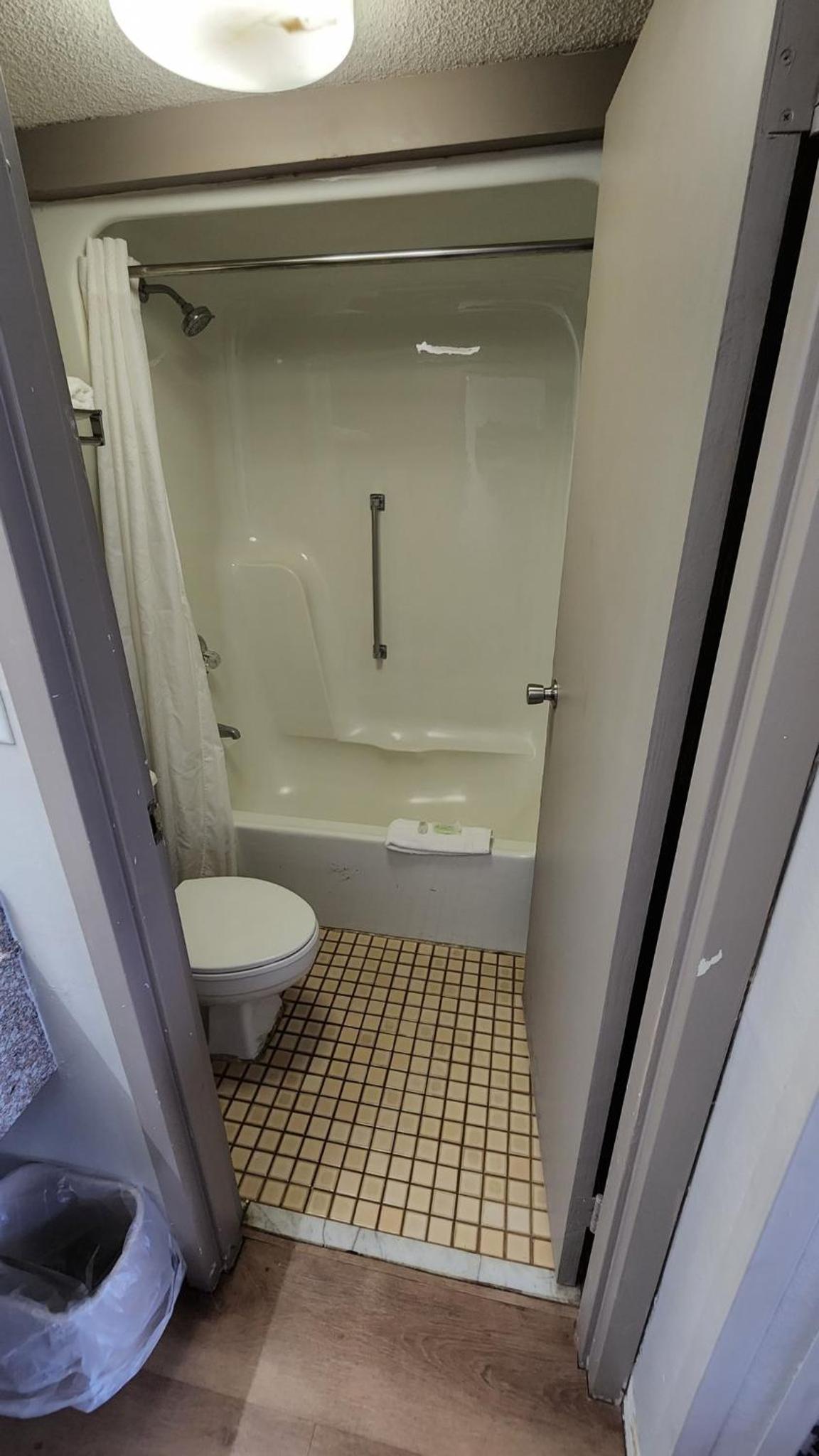 Deluxe Room with Two Double Beds Smoke Free - Photo 2