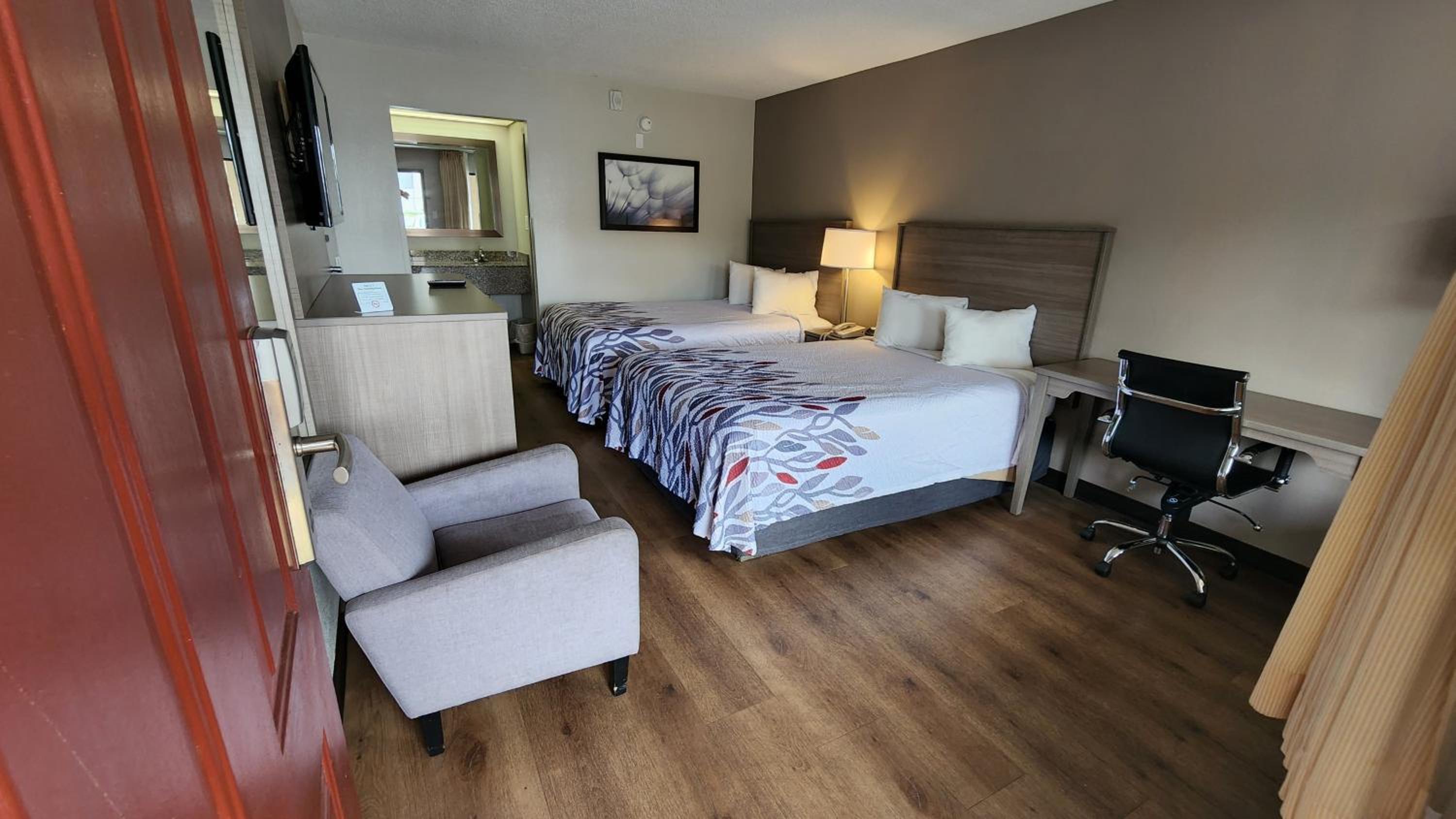 Deluxe Room with Two Double Beds Smoke Free - Photo 1