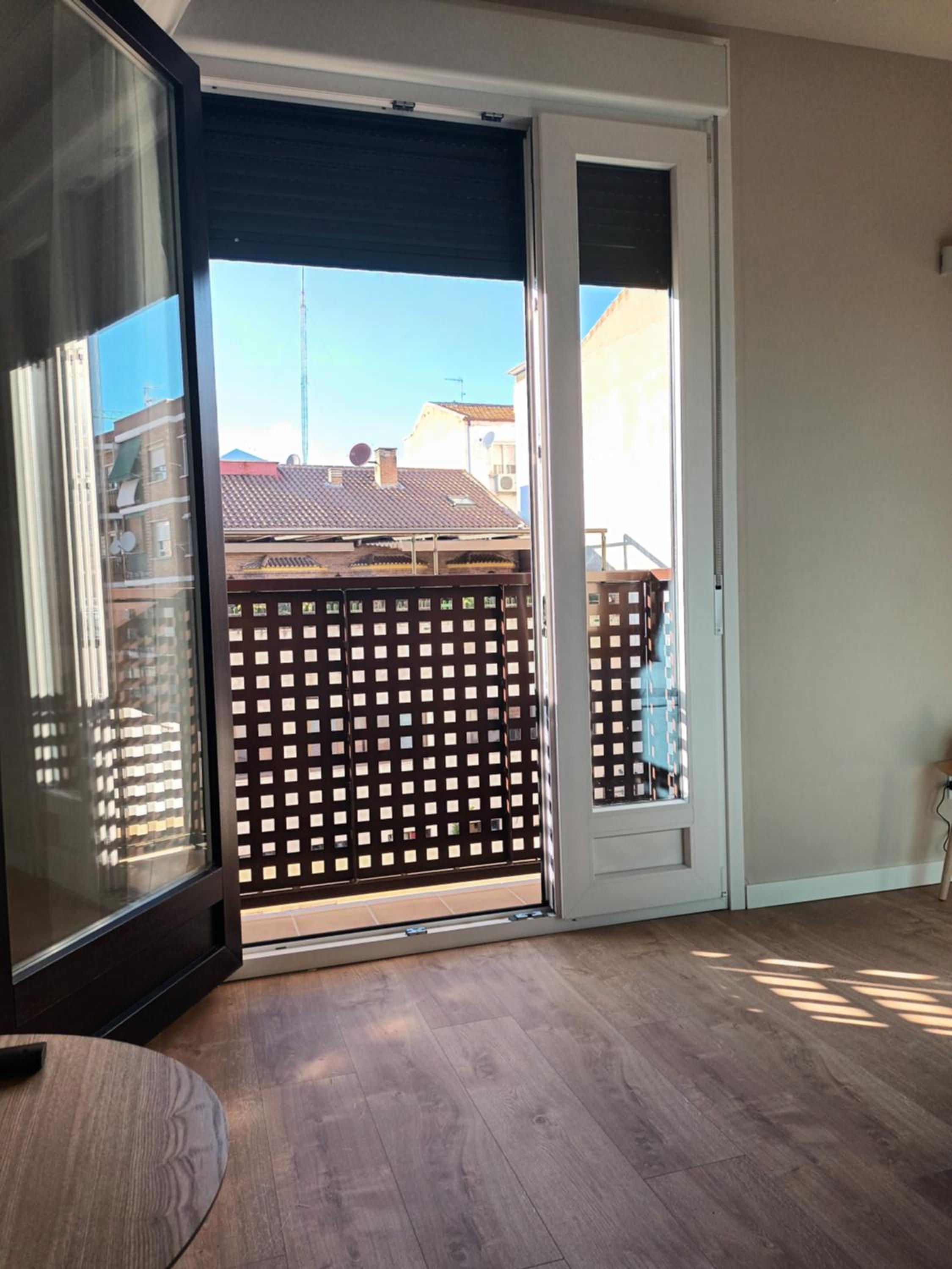 Apartamento con Balcón