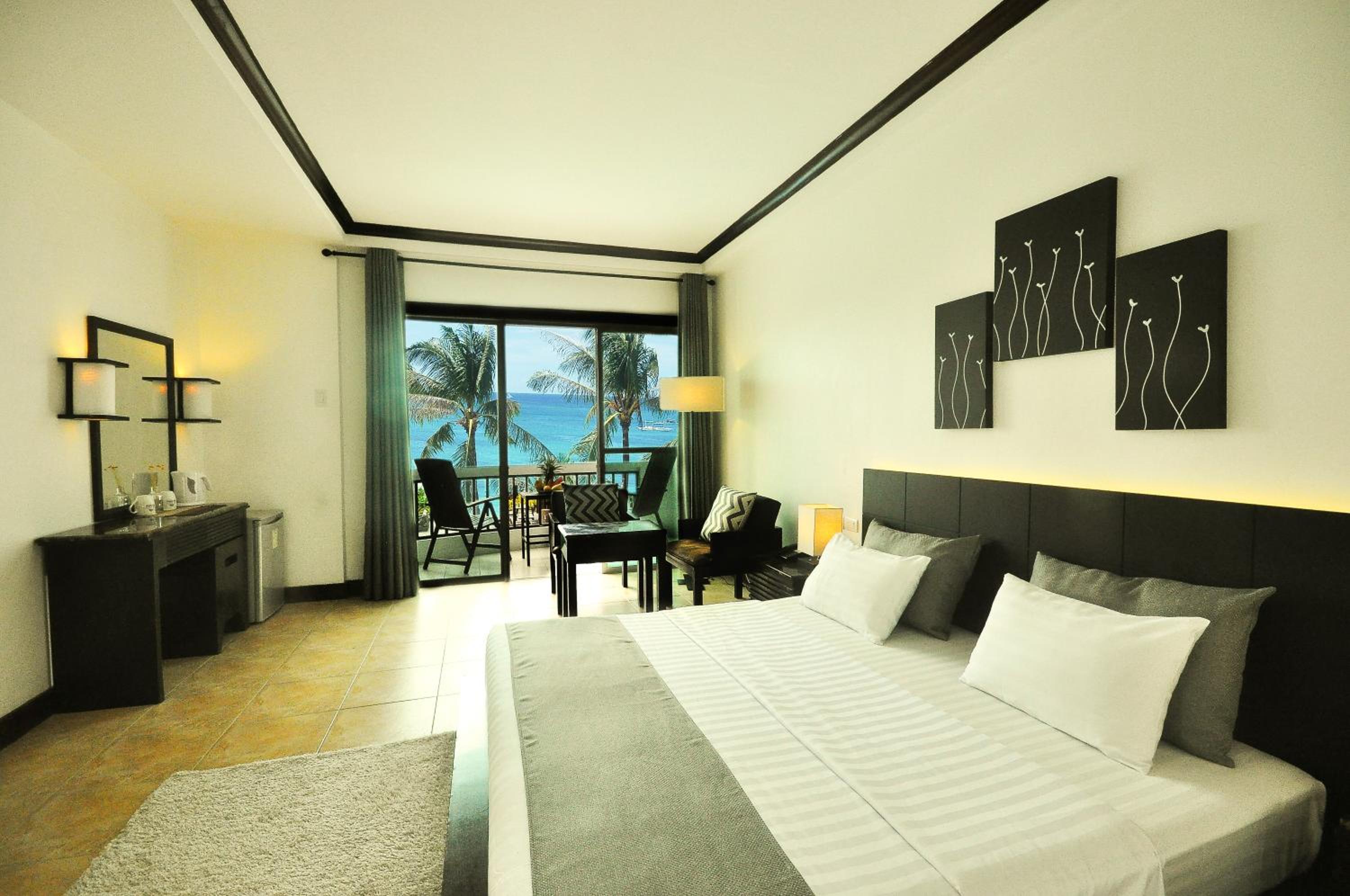 Deluxe Room - Photo 8