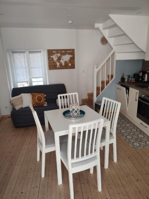 One-Bedroom House photo 1