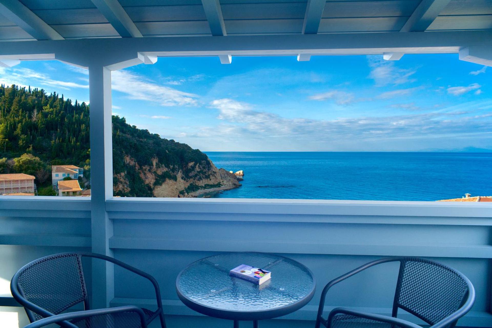 Deluxe Suite with Sea View photo 3