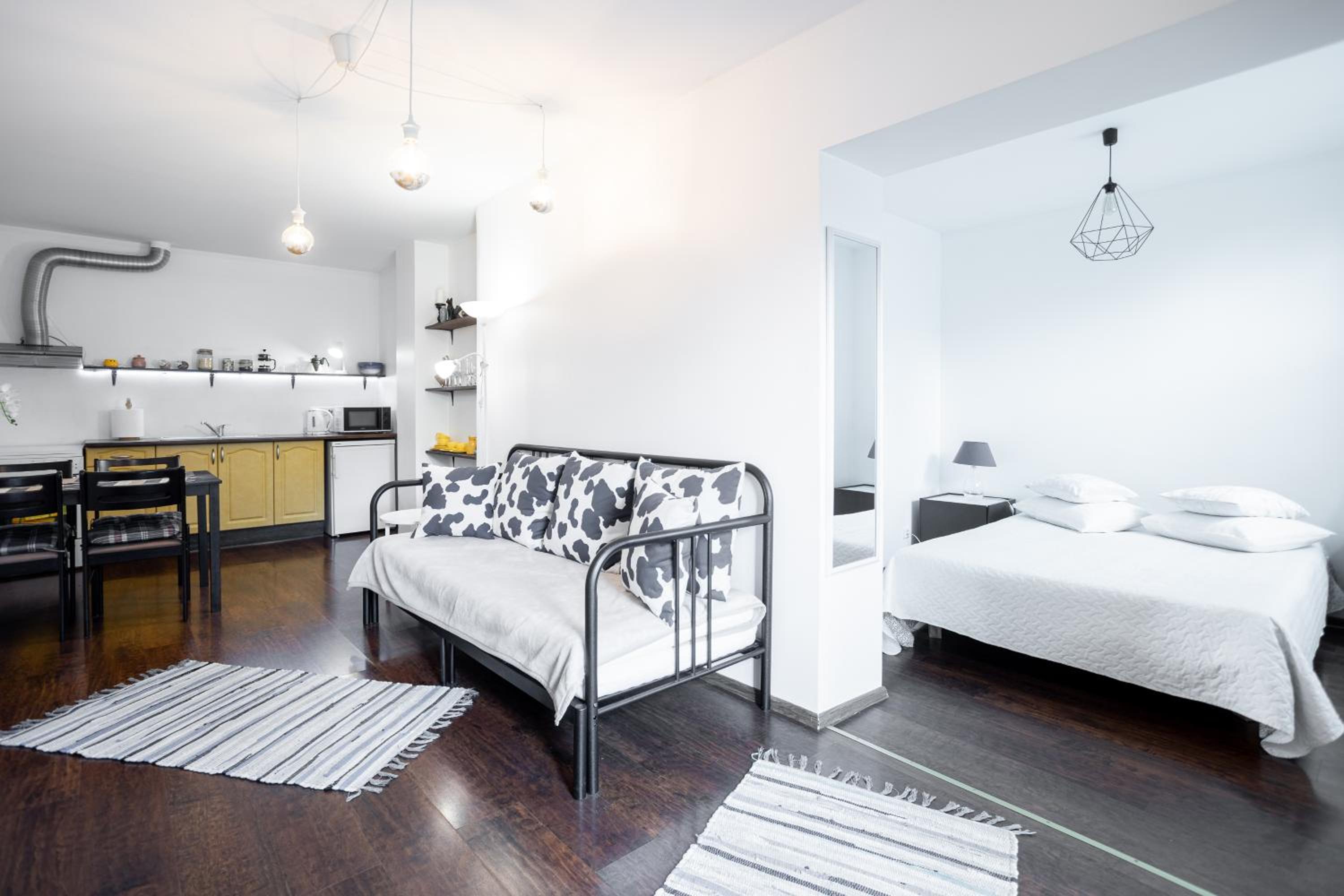 One-Bedroom Apartment - Photo 10