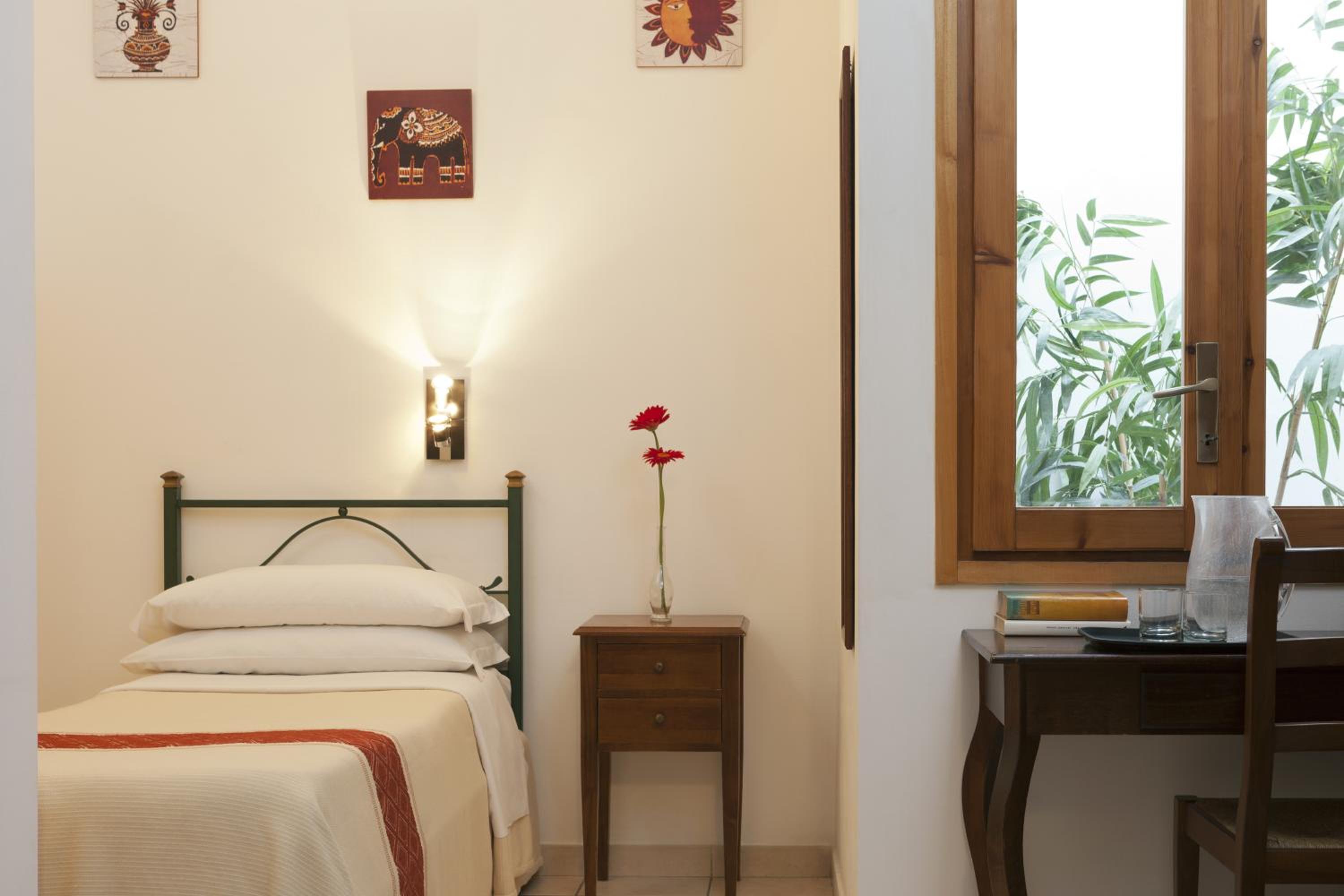 Single Room photo 1