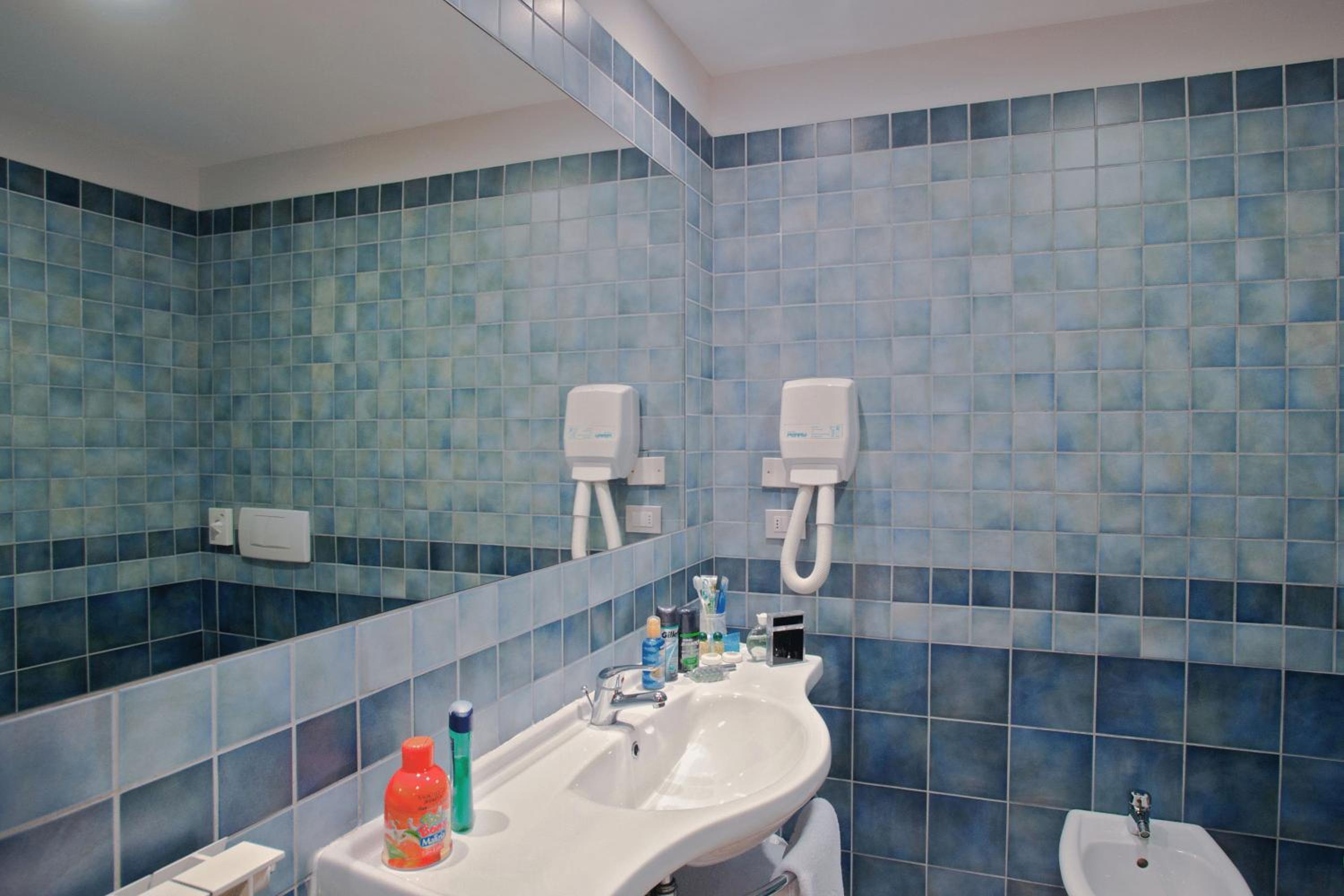 Double Room with Extra Bed - Photo 4