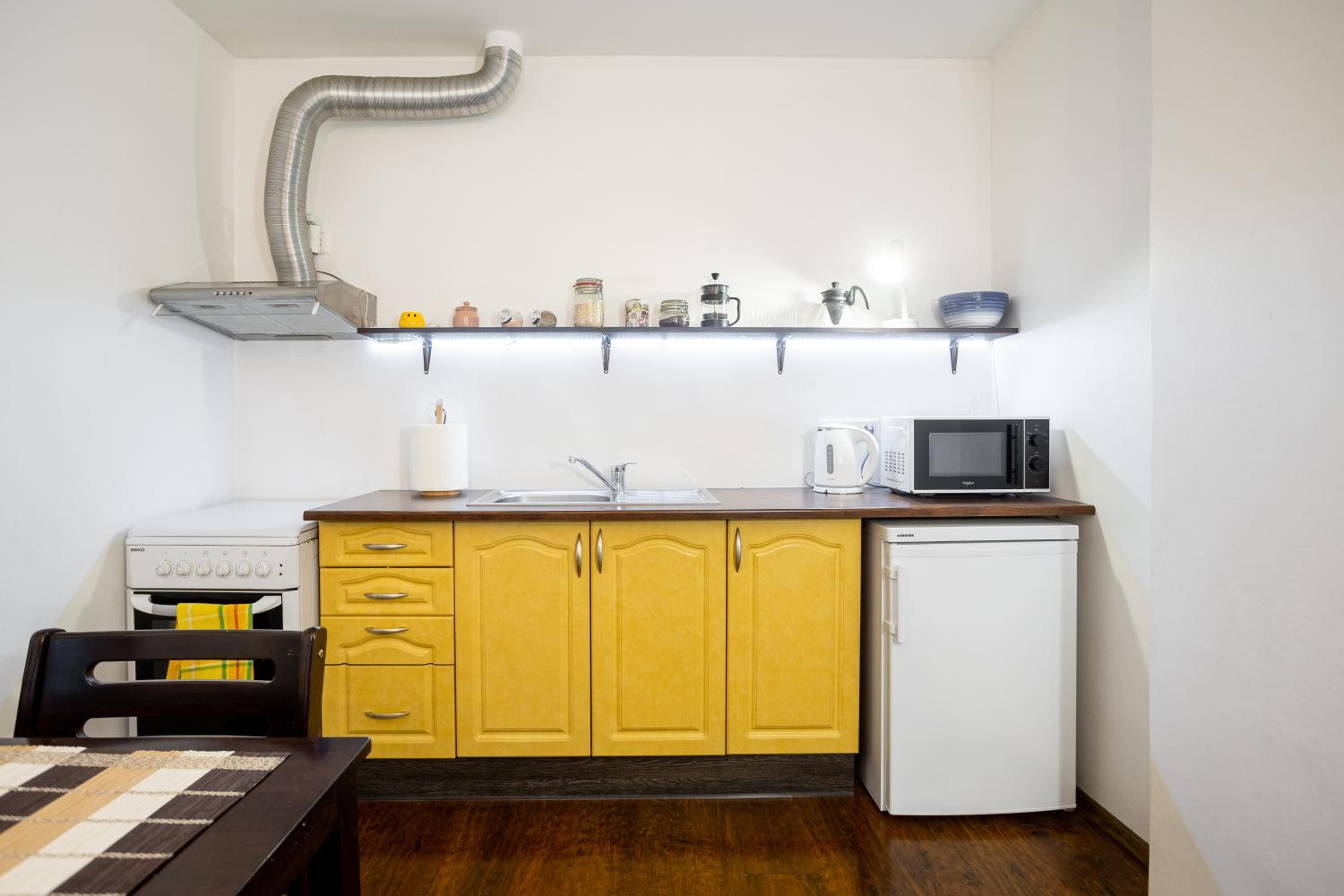 One-Bedroom Apartment - Photo 4
