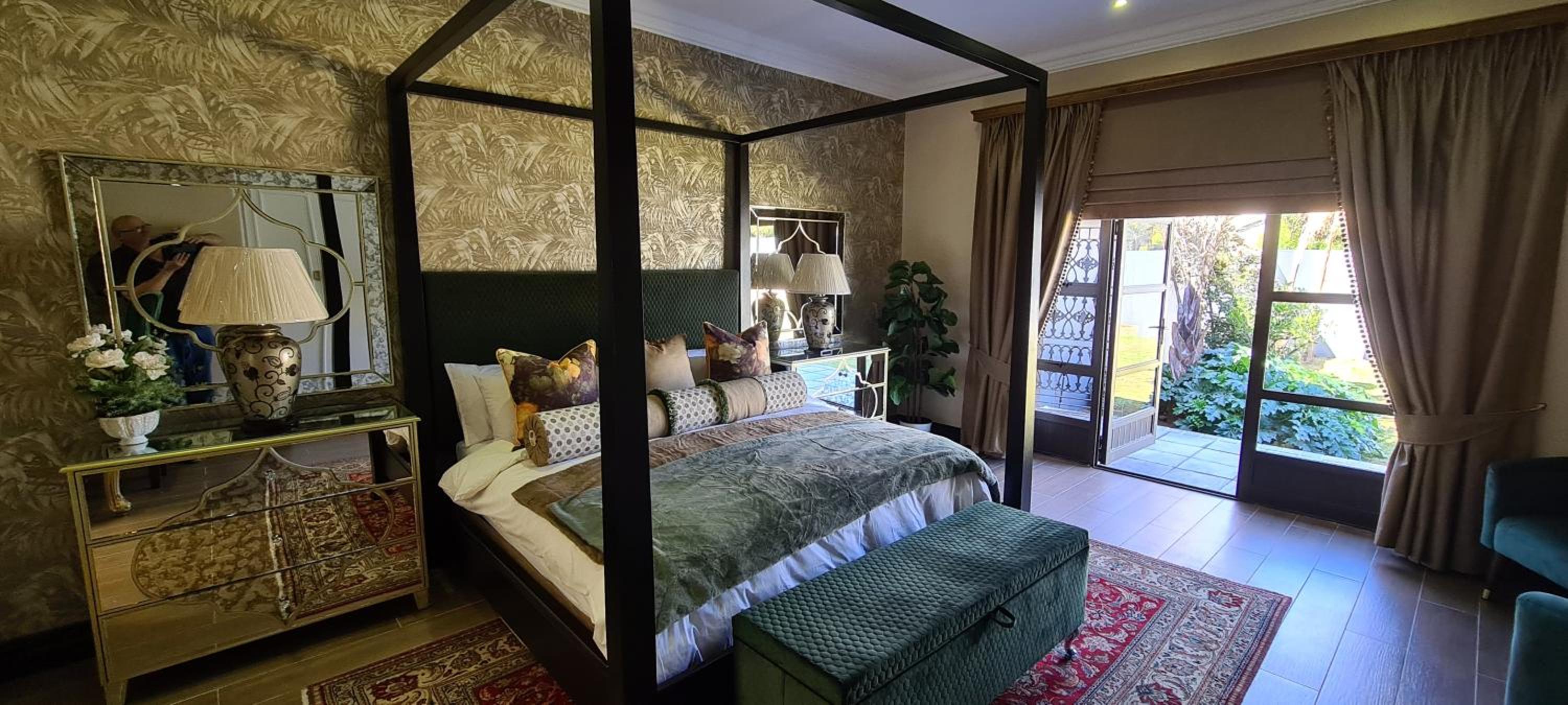 Superior King Room - Photo 8