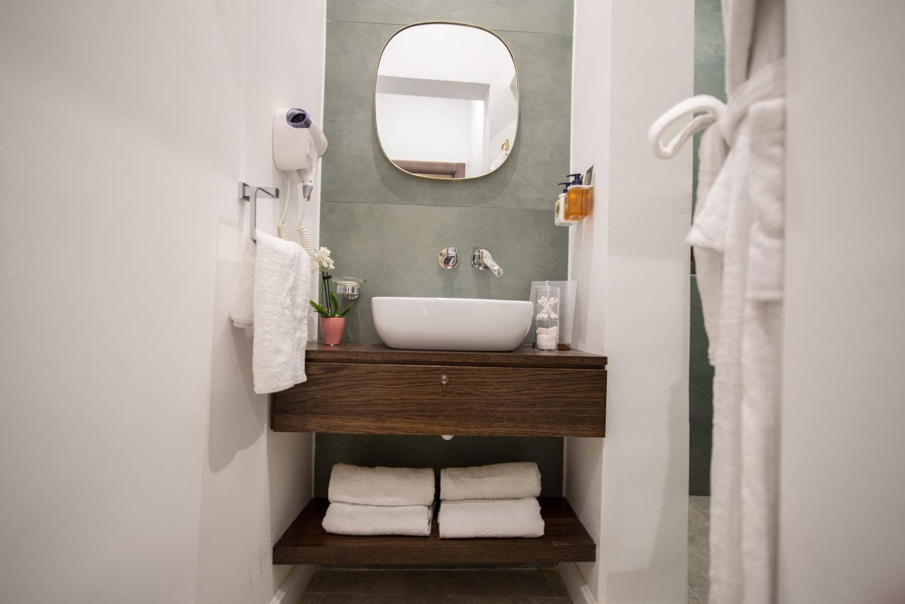 Double Room - Photo 13