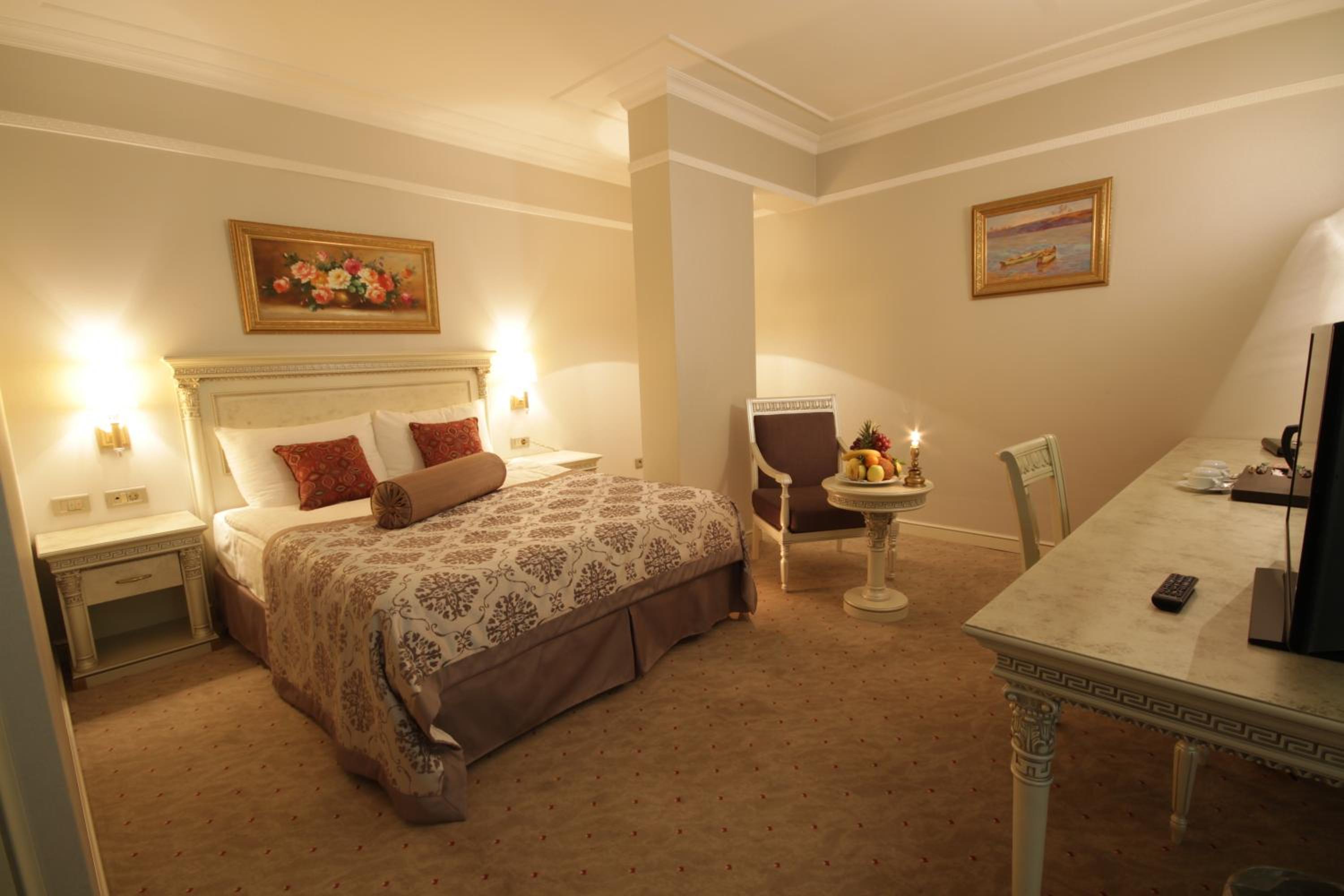 Corner Suite