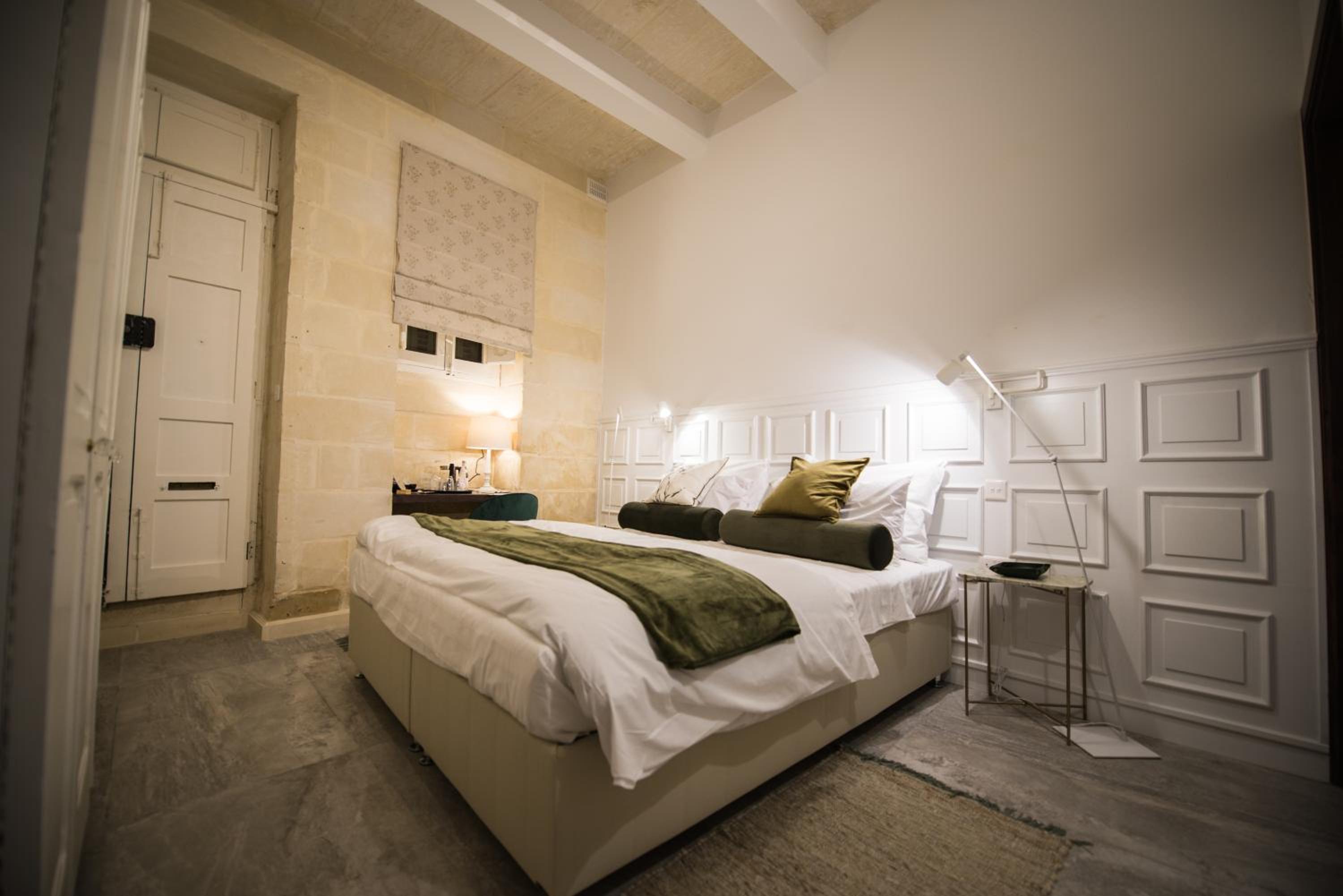 Double Room - Photo 3