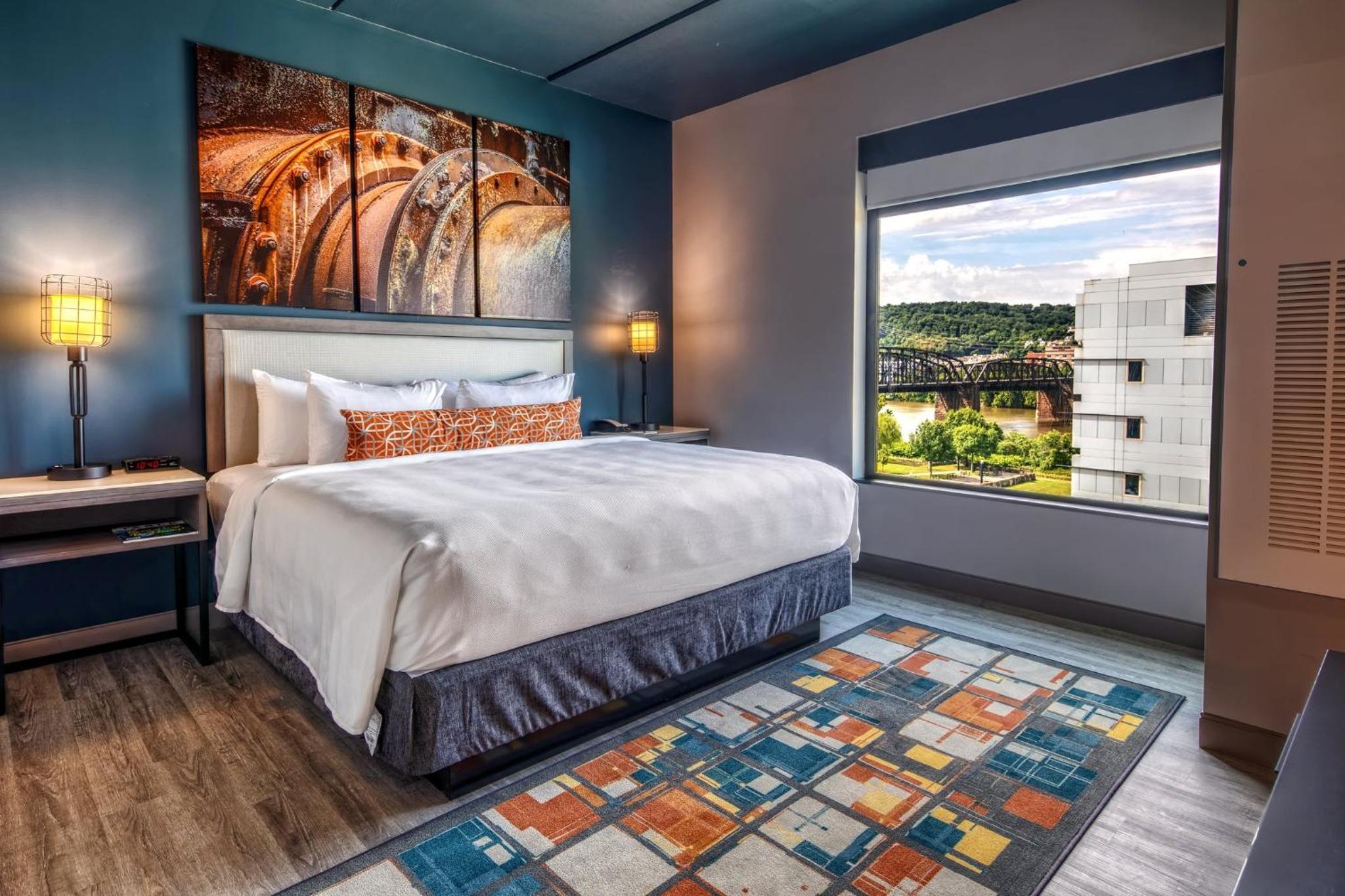 King Room - Mobility Access/Hearing Accessible