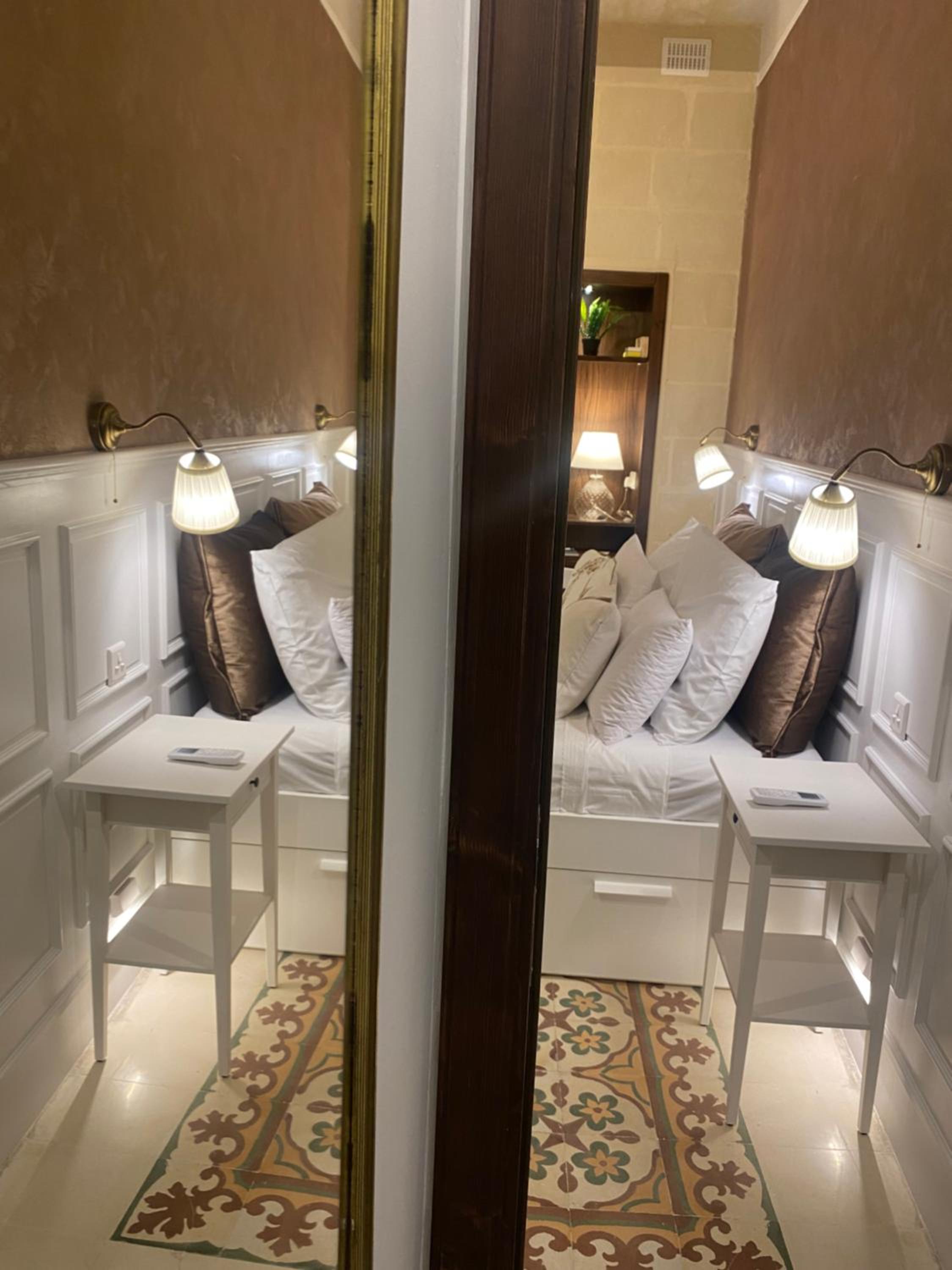 Double Room - Photo 5