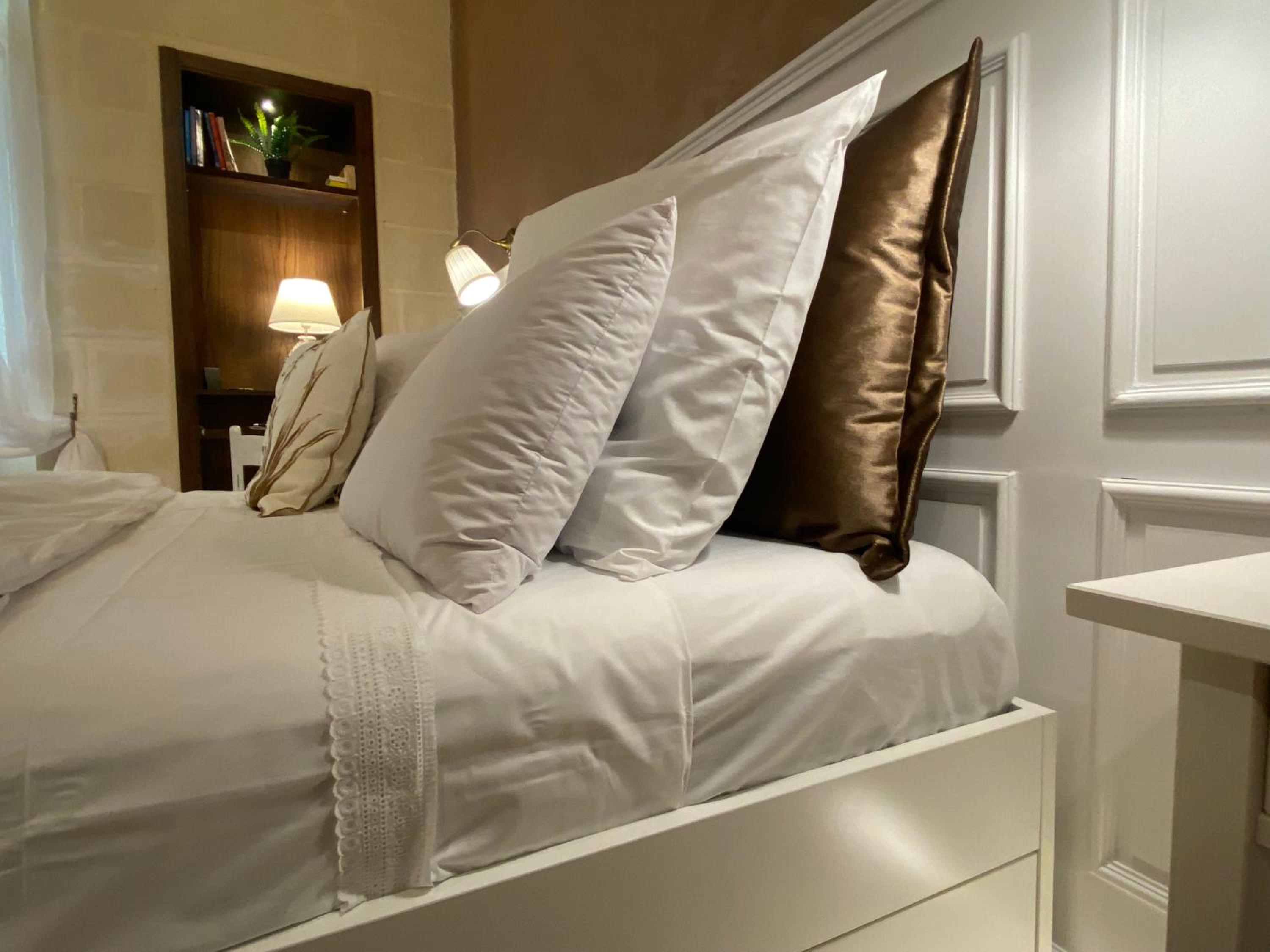 Double Room - Photo 9