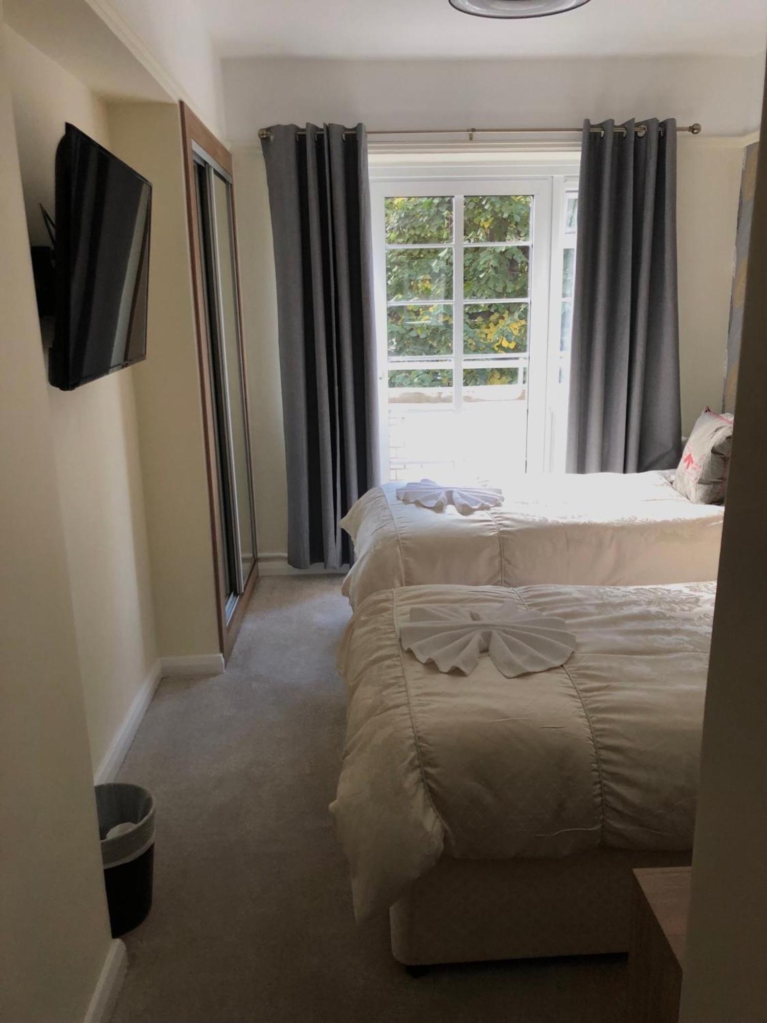Small Twin Room photo 3