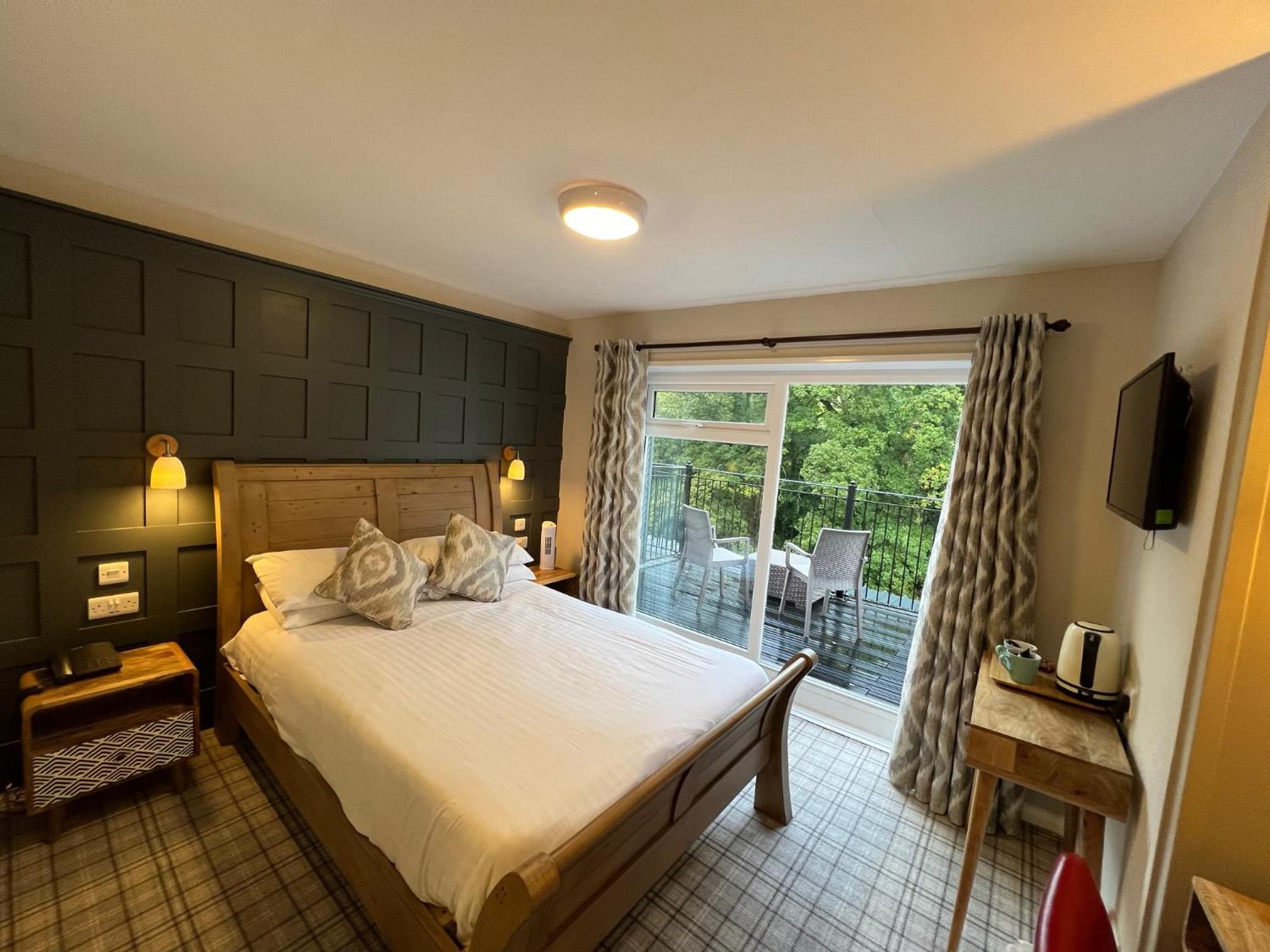 Double Room with Balcony - Photo 1