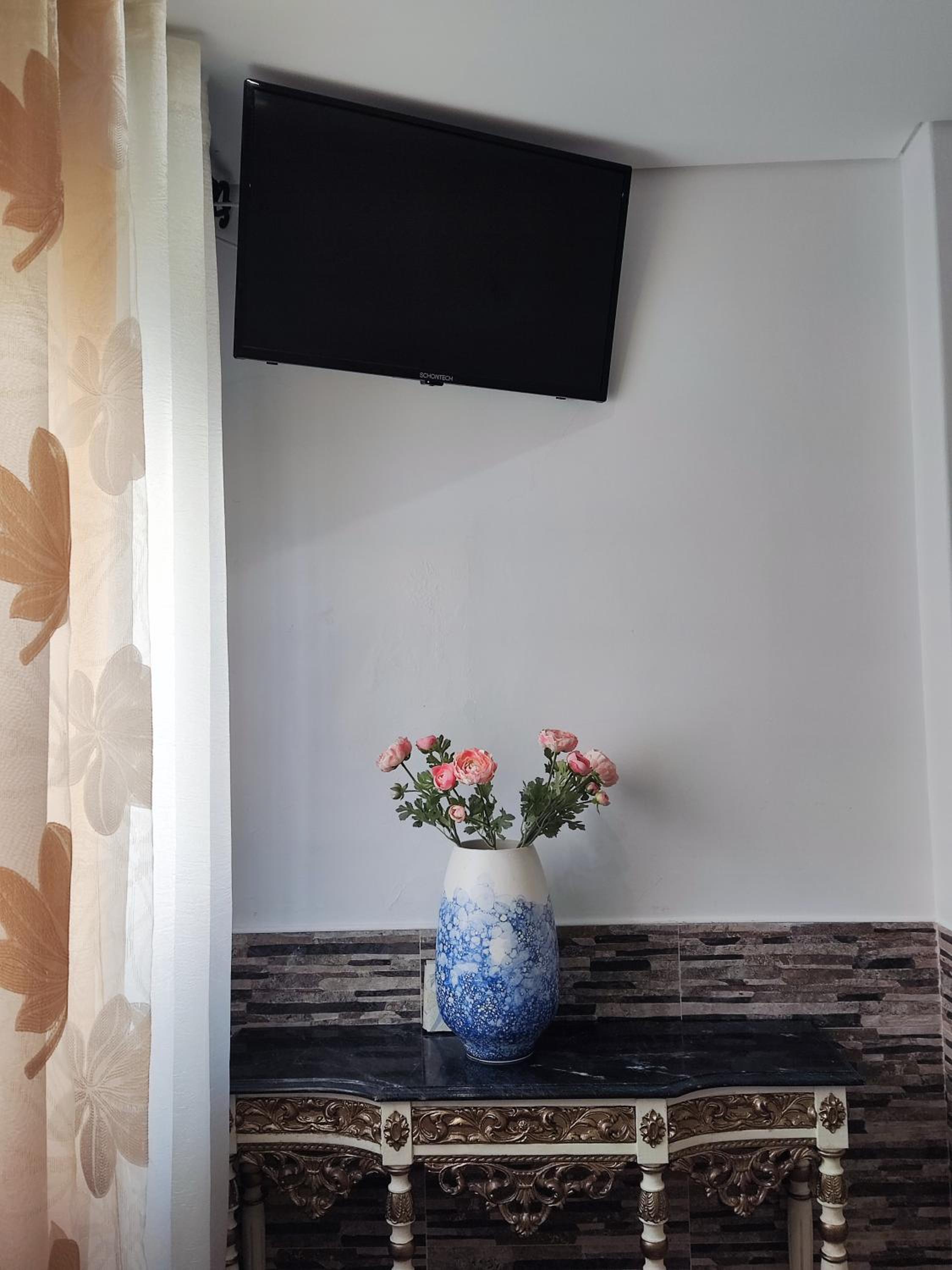 One-Bedroom House photo 2
