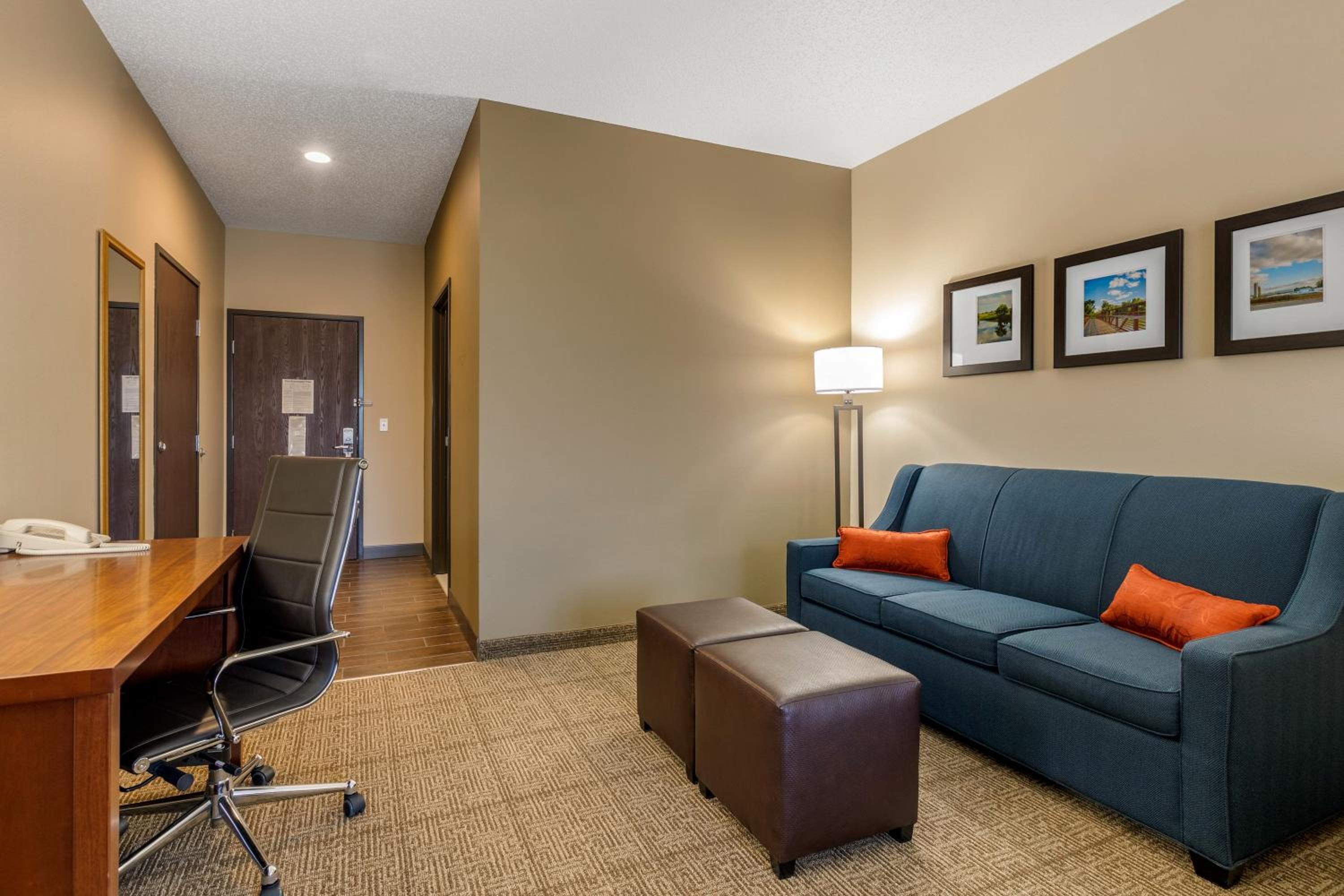 King Suite - Disability Access/Non-Smoking - Photo 1