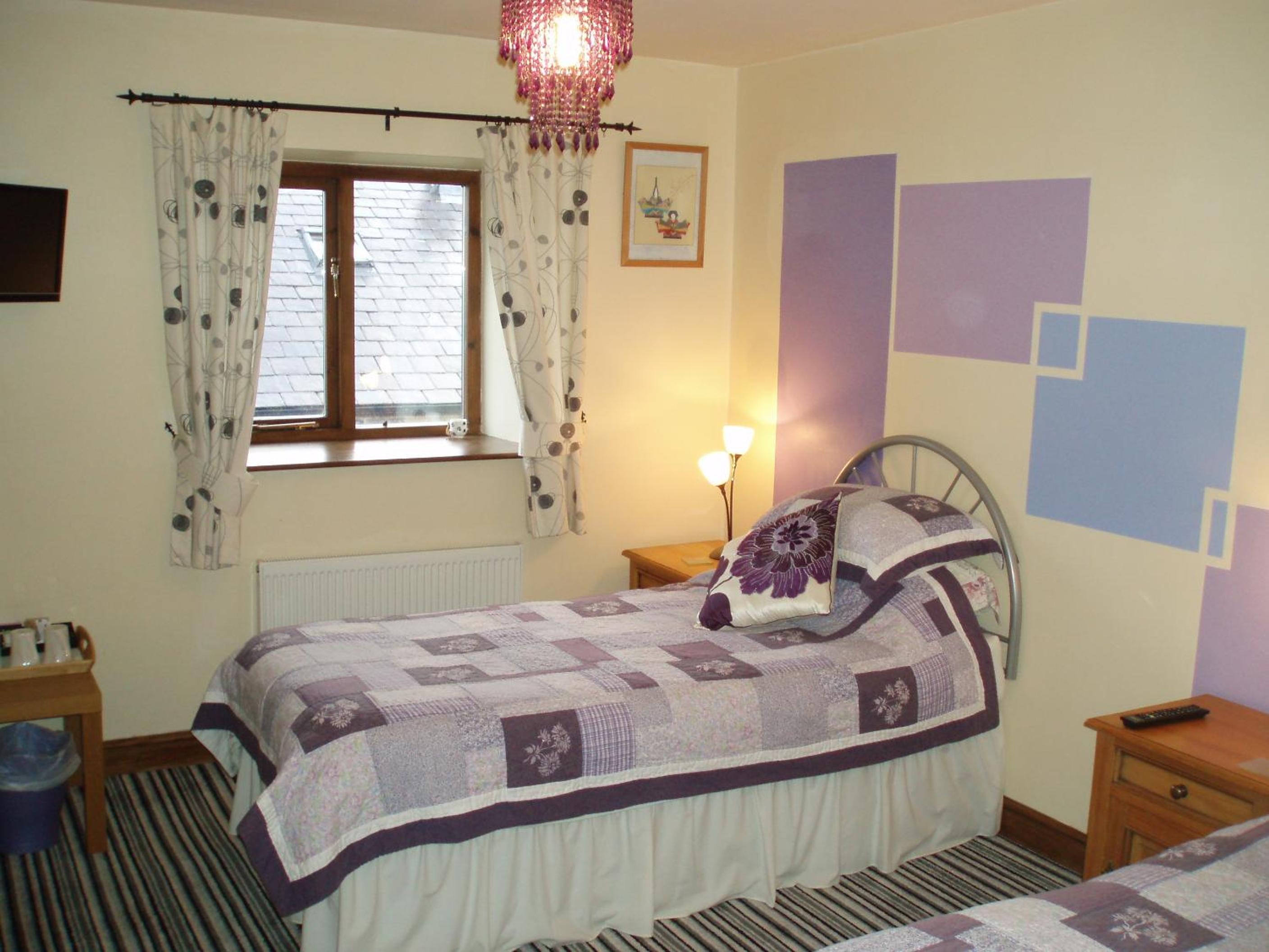 Double or Twin Room with Private Bathroom photo 1