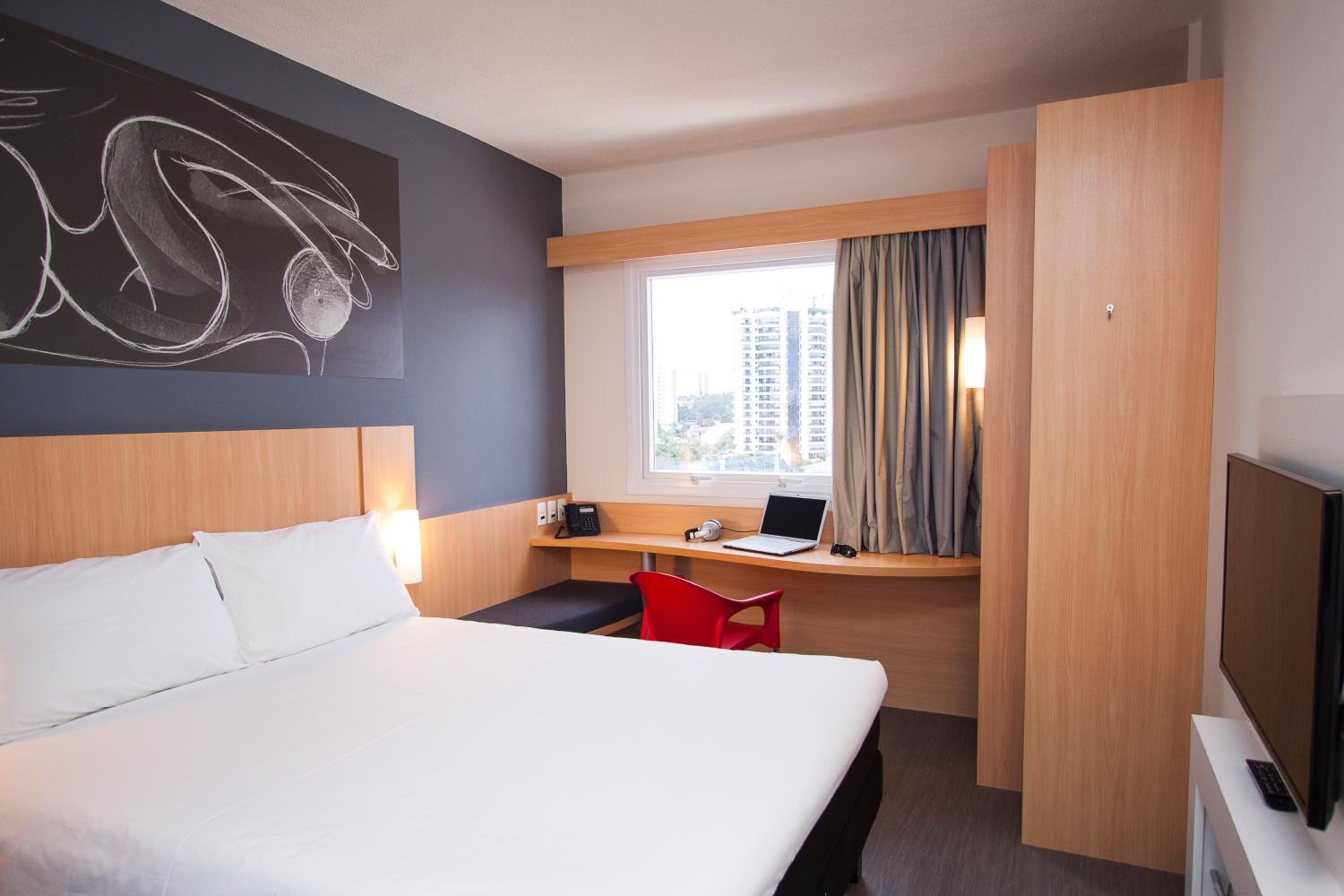 Standard Apartment with One Double Bed