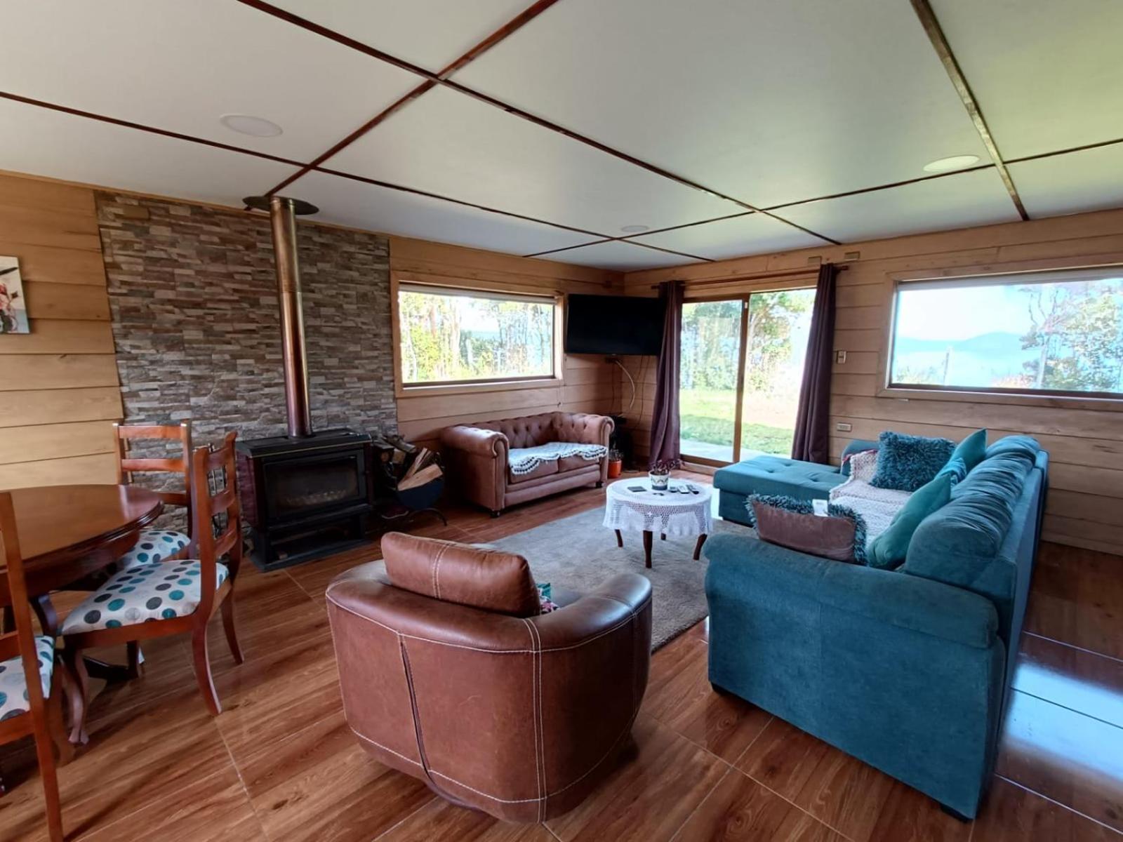 Three-Bedroom House photo 1