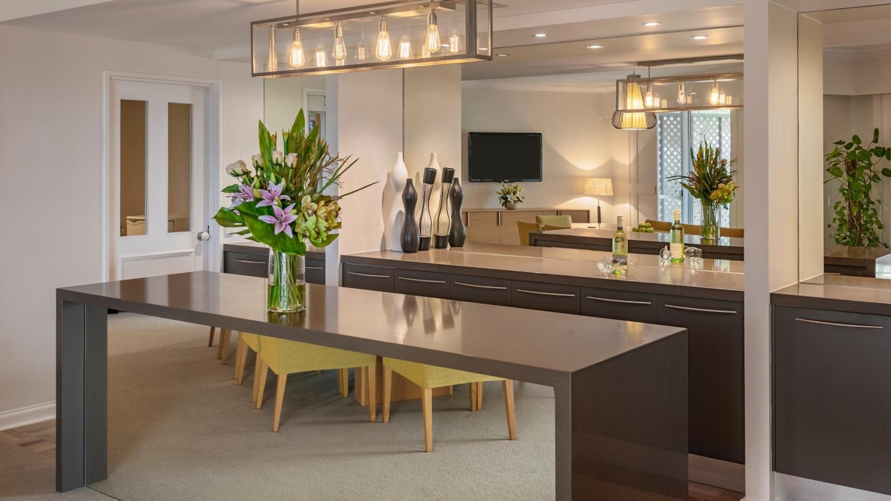Manor Suite - Photo 5